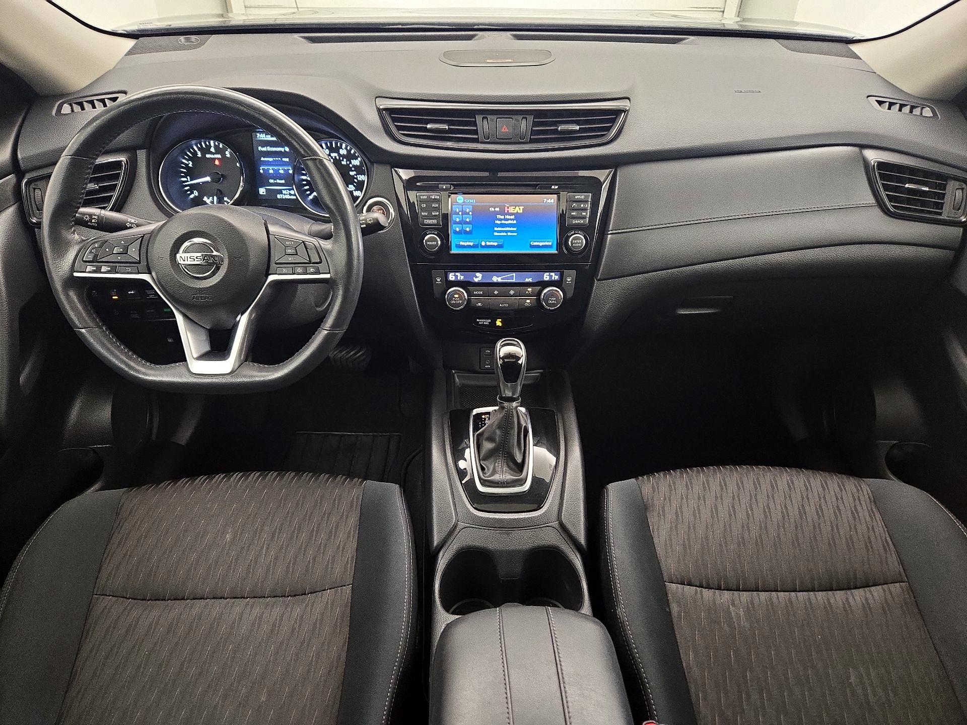 Thumbnail: 2017 Nissan Rogue - 9
