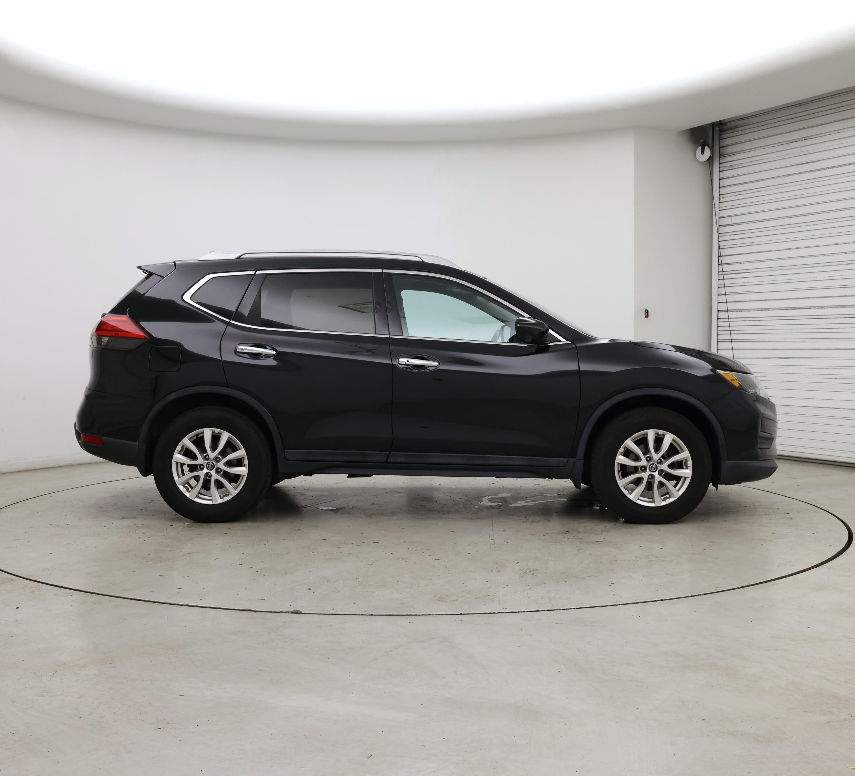 Thumbnail: 2017 Nissan Rogue - 7