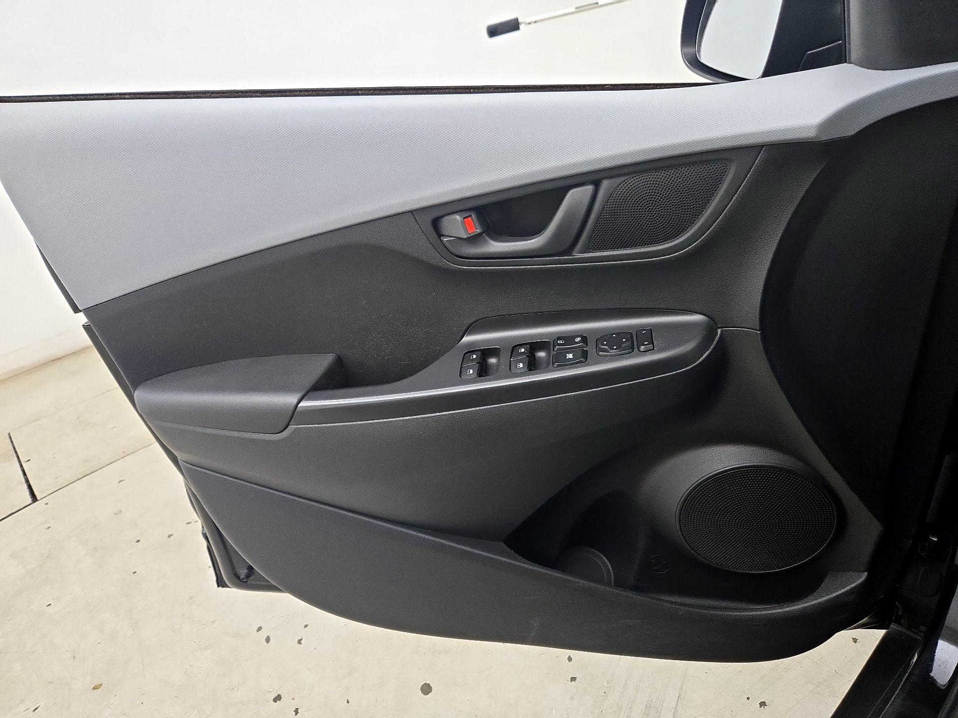 Thumbnail: 2018 Hyundai Kona - 12