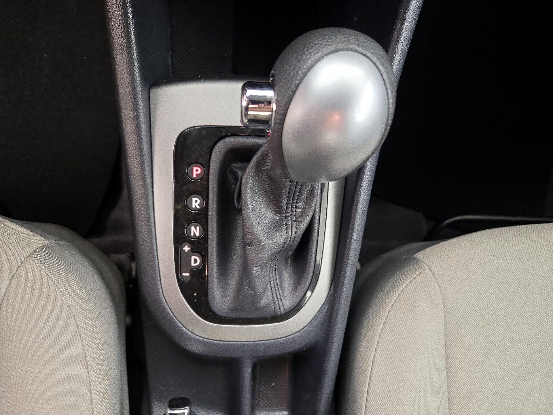 Thumbnail: 2017 Kia Rio - 15