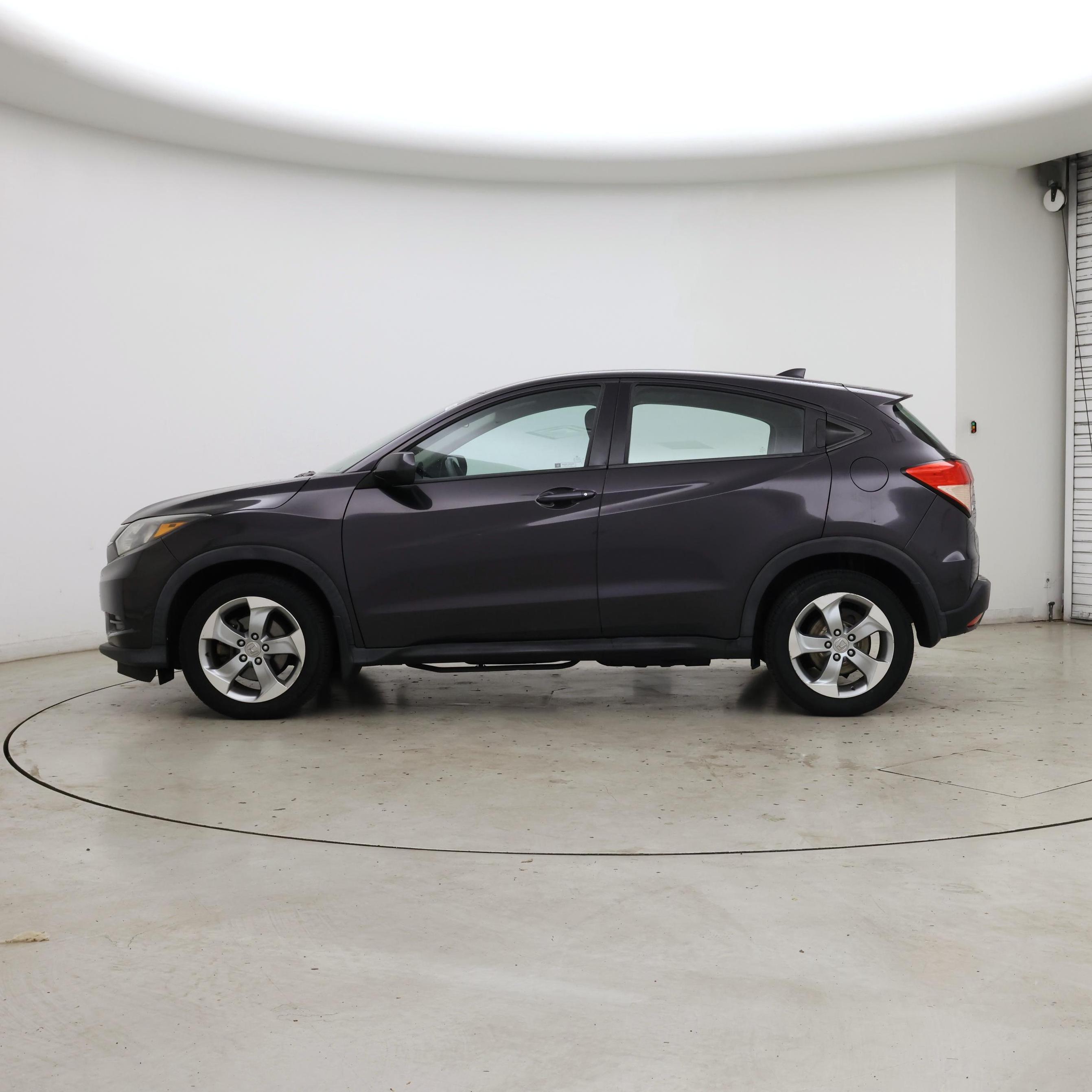 Thumbnail: 2017 Honda HR-V - 3