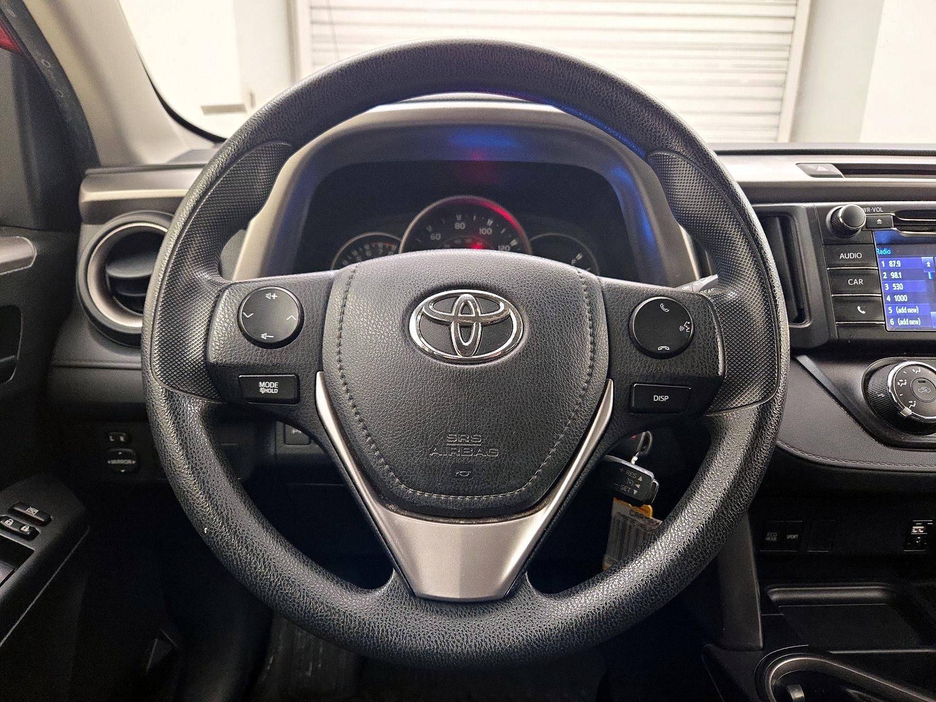 Thumbnail: 2016 Toyota RAV4 - 10