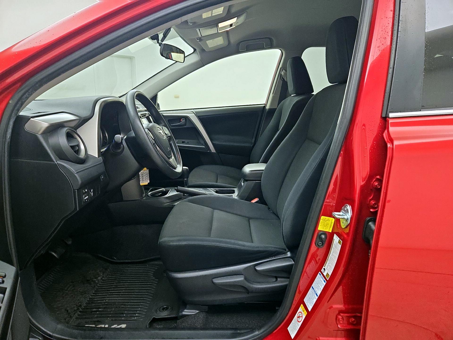 Thumbnail: 2016 Toyota RAV4 - 11