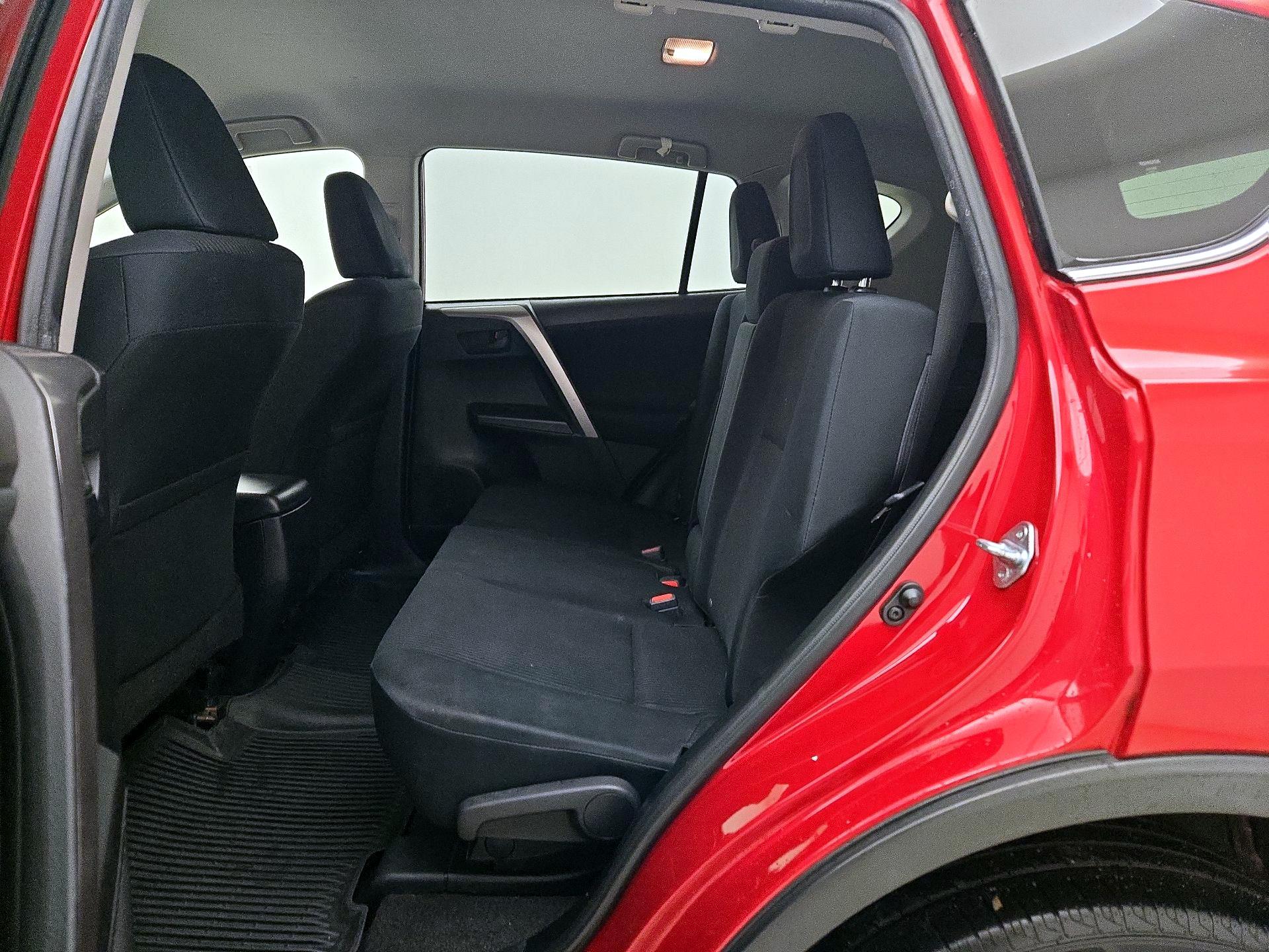 Thumbnail: 2016 Toyota RAV4 - 19