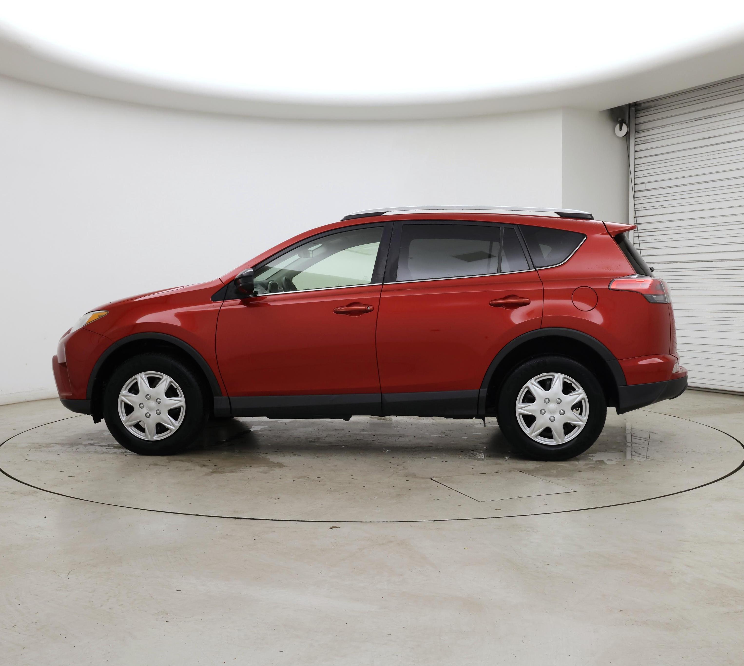 Thumbnail: 2016 Toyota RAV4 - 3