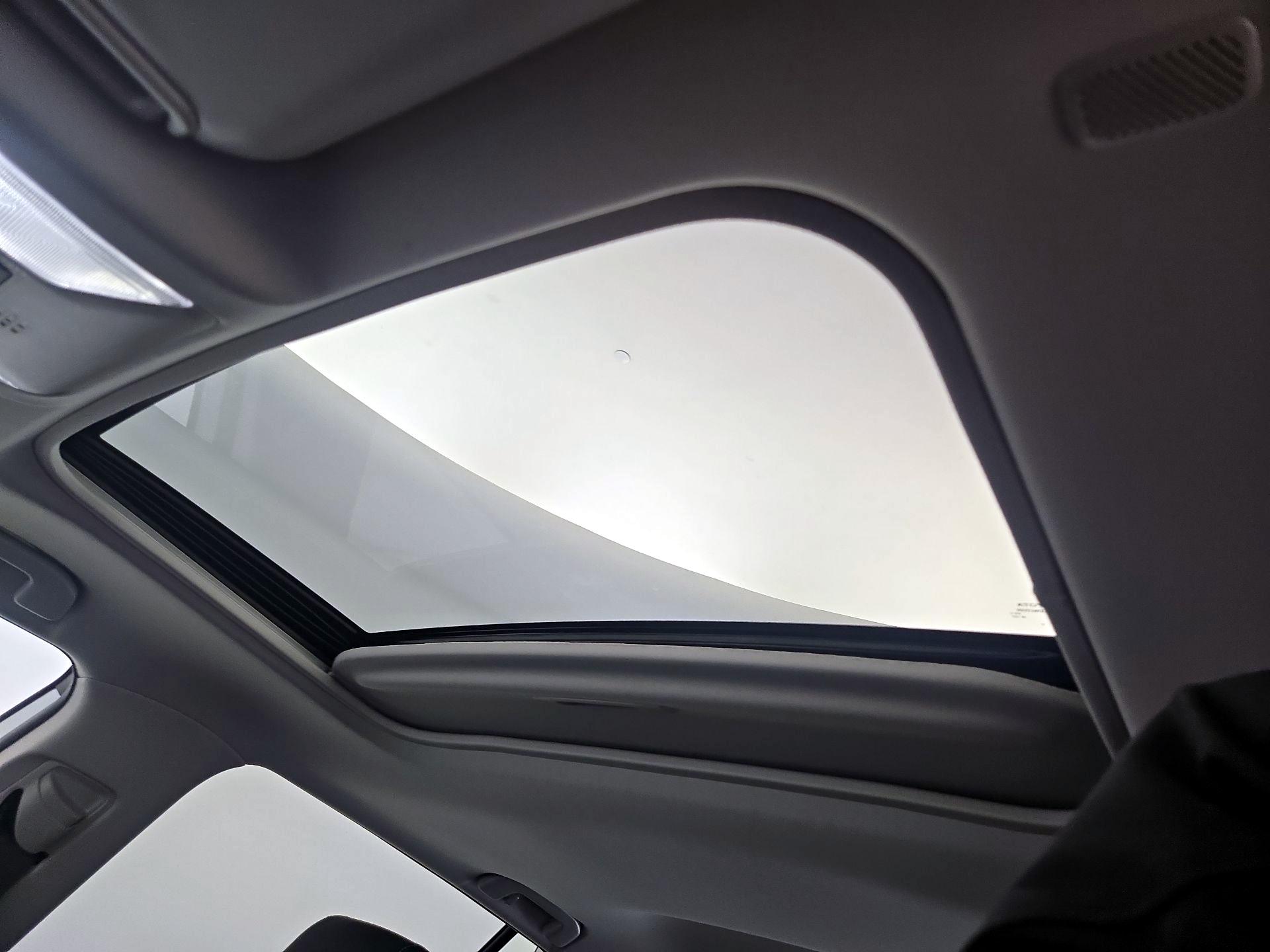 Thumbnail: 2025 Toyota RAV4 - 20
