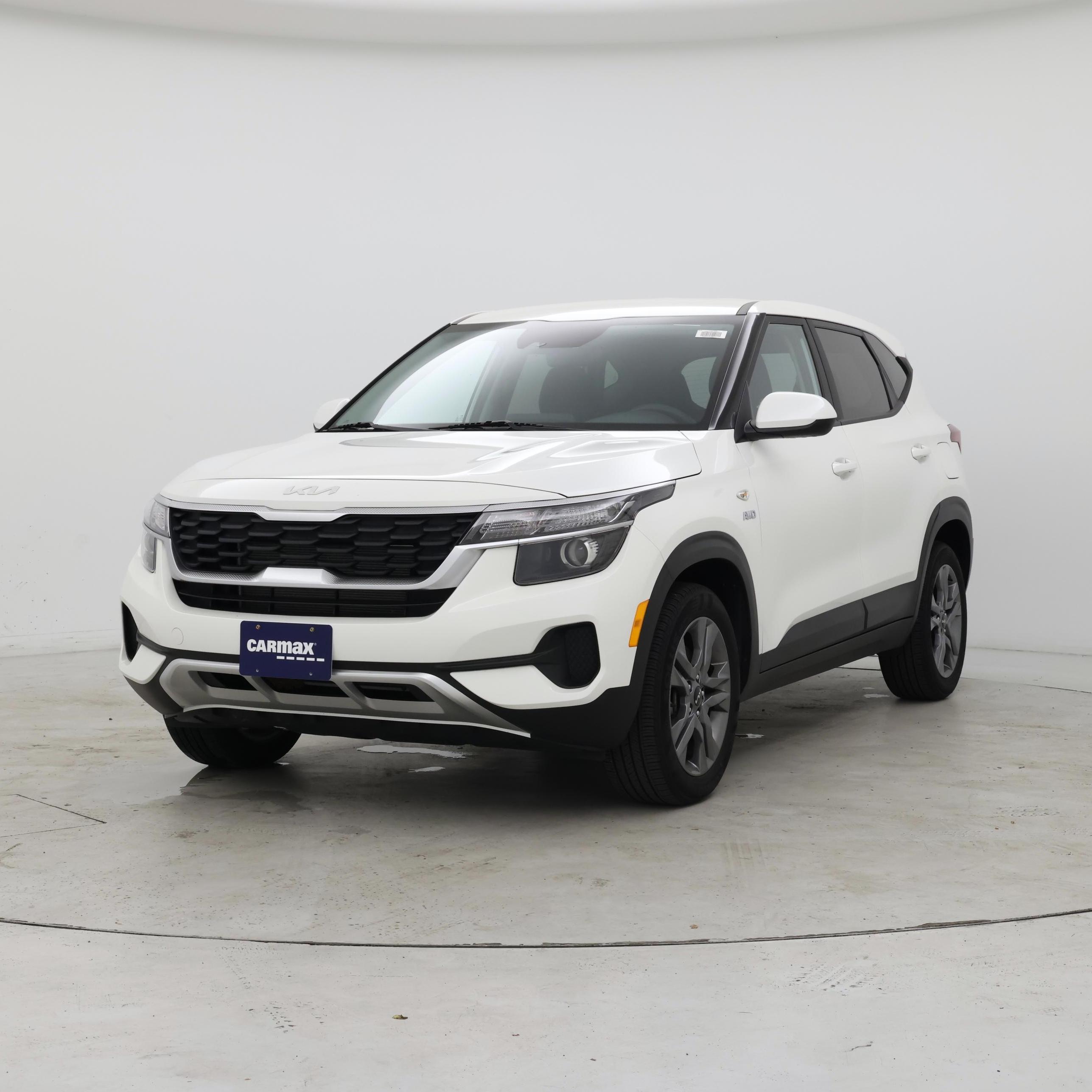 Thumbnail: 2023 Kia Seltos - 4