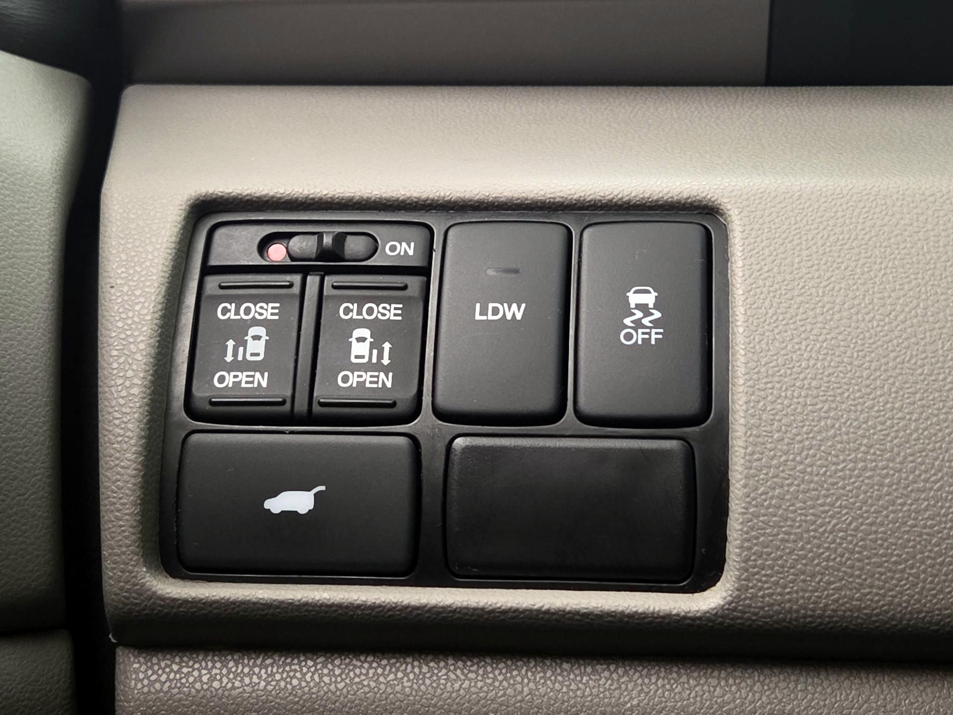 Thumbnail: 2016 Honda Odyssey - 13