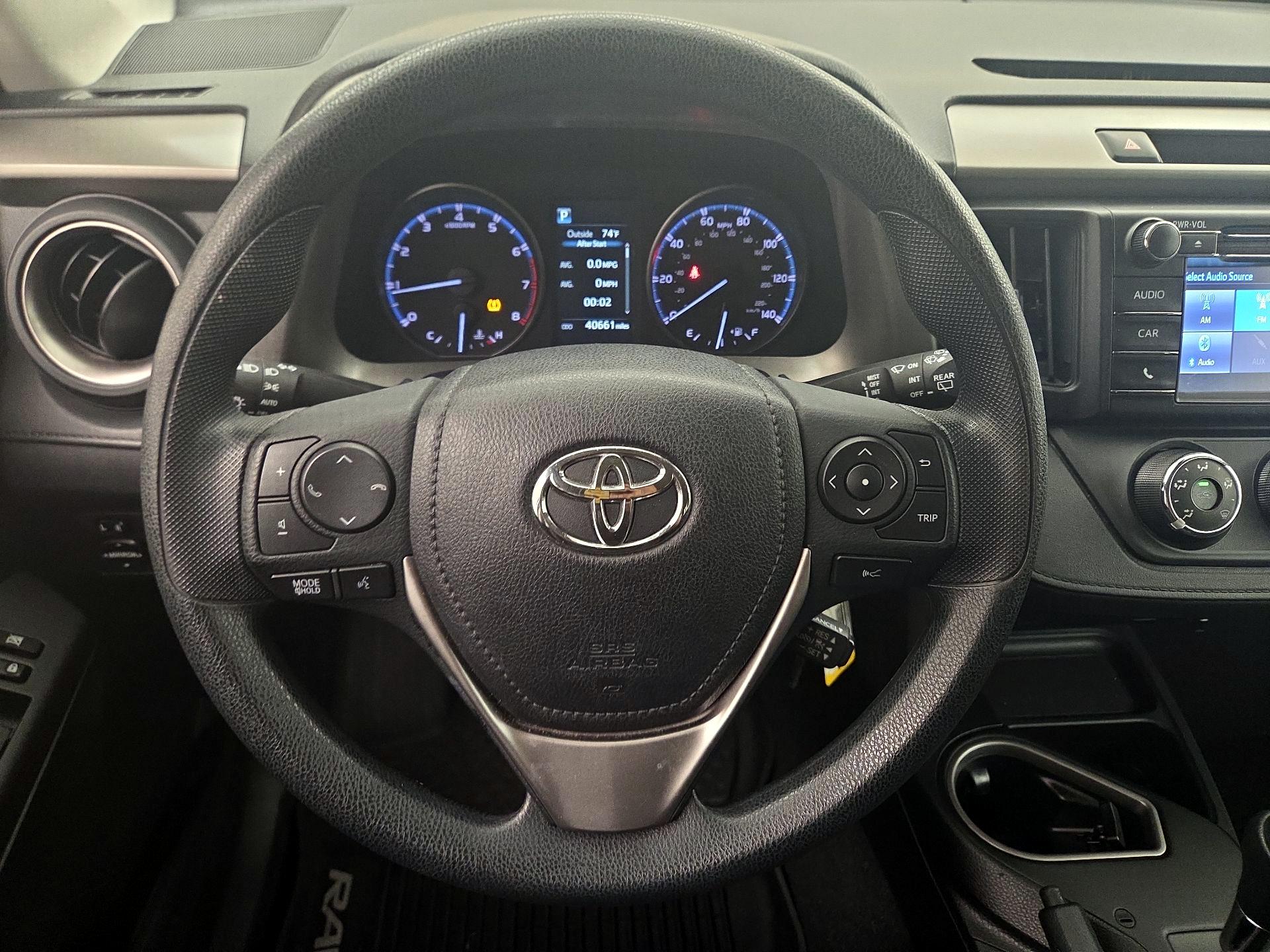 Thumbnail: 2017 Toyota RAV4 - 10