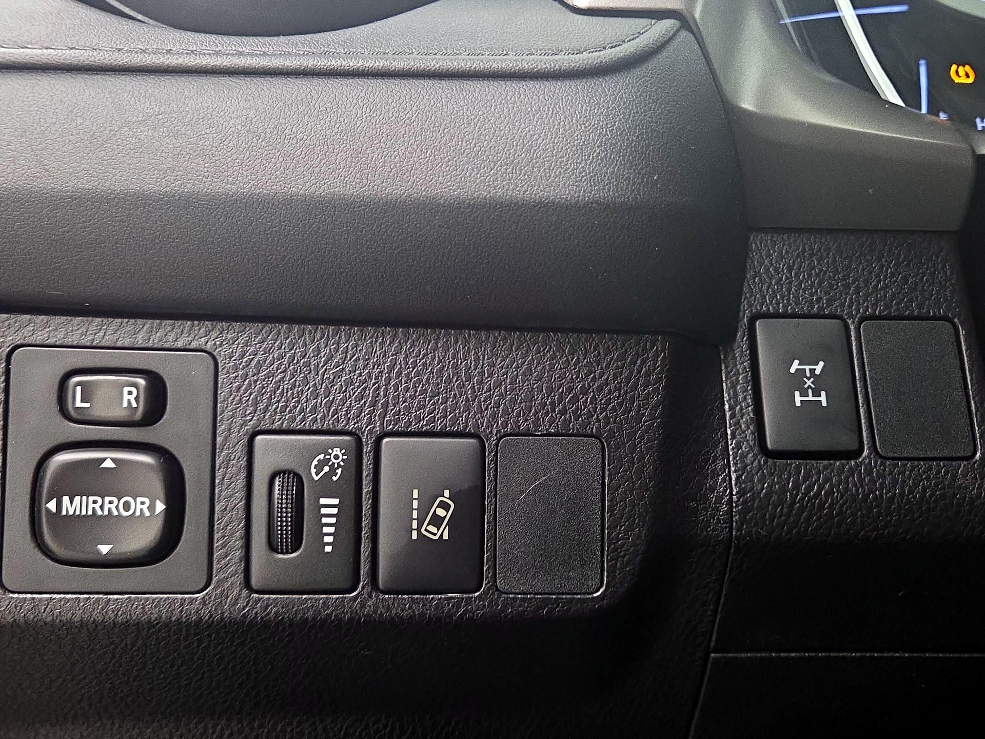 Thumbnail: 2017 Toyota RAV4 - 13