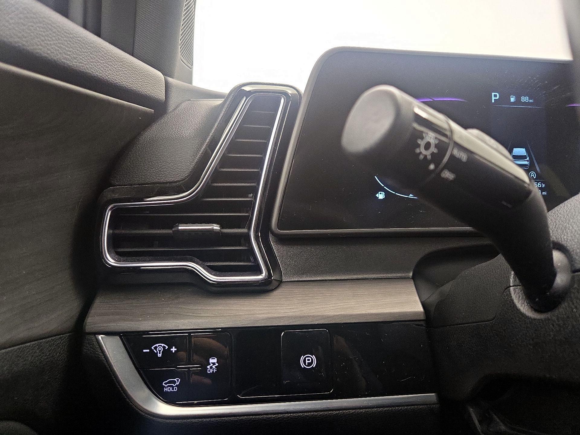 Thumbnail: 2023 Kia Sportage - 13