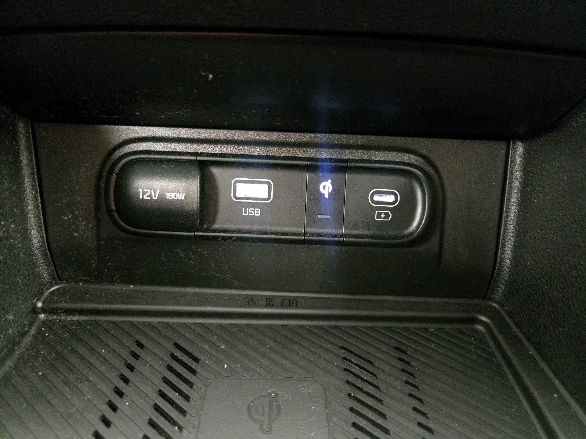 Thumbnail: 2023 Kia Sportage - 18