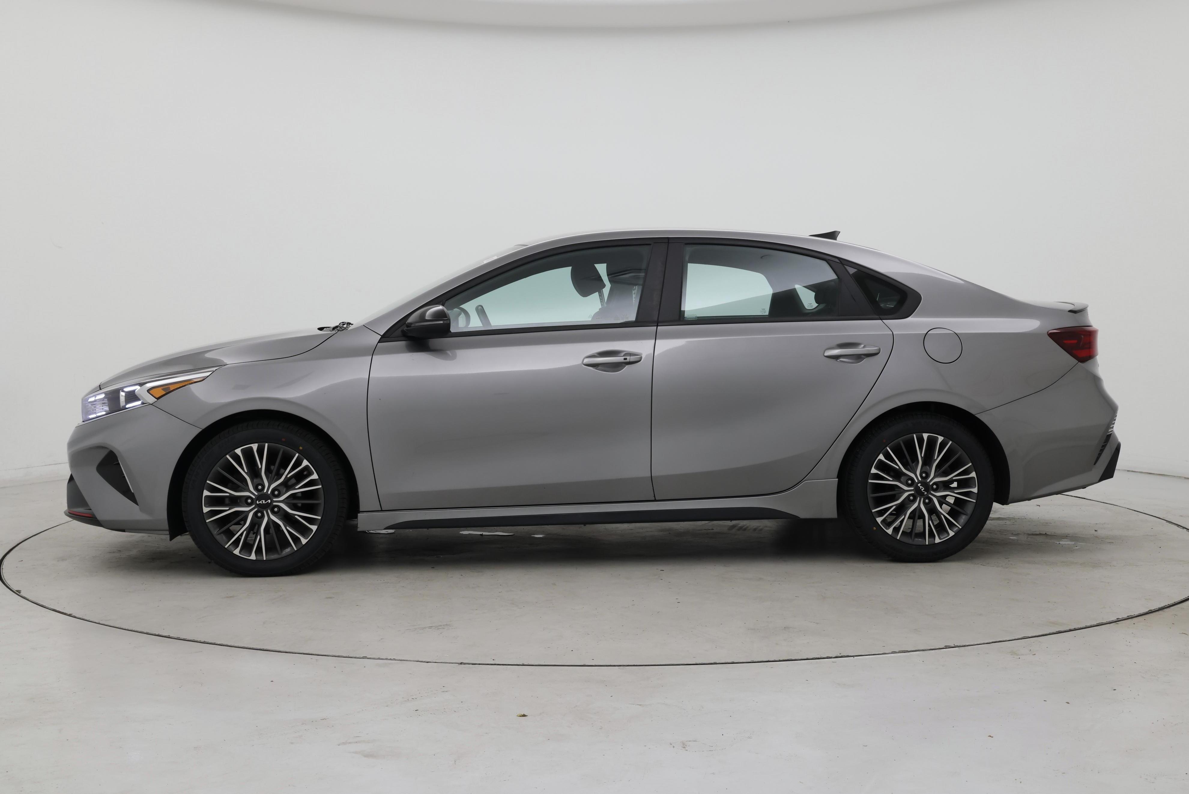 Thumbnail: 2023 Kia Forte - 3