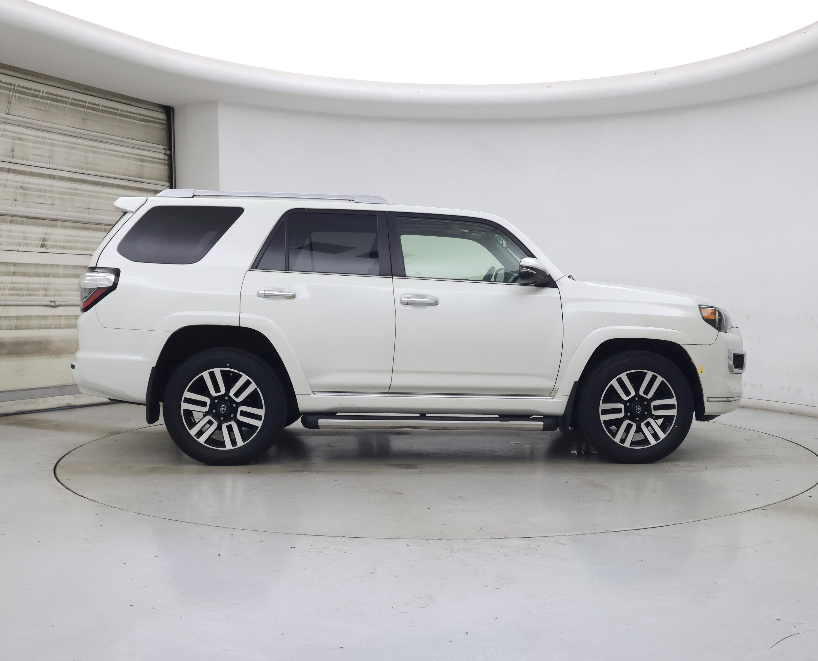 Thumbnail: 2018 Toyota 4Runner - 7