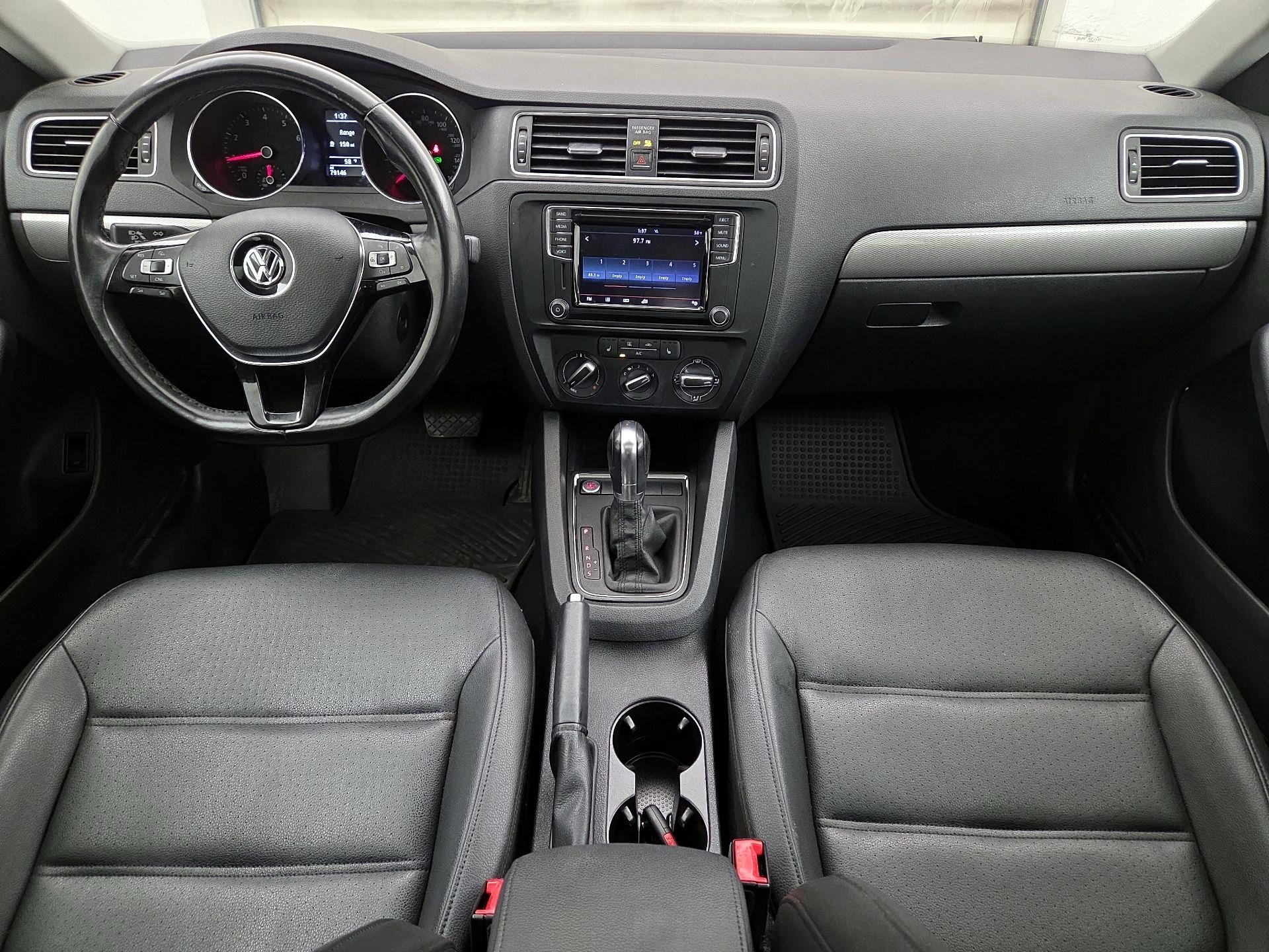 Thumbnail: 2017 Volkswagen Jetta - 9