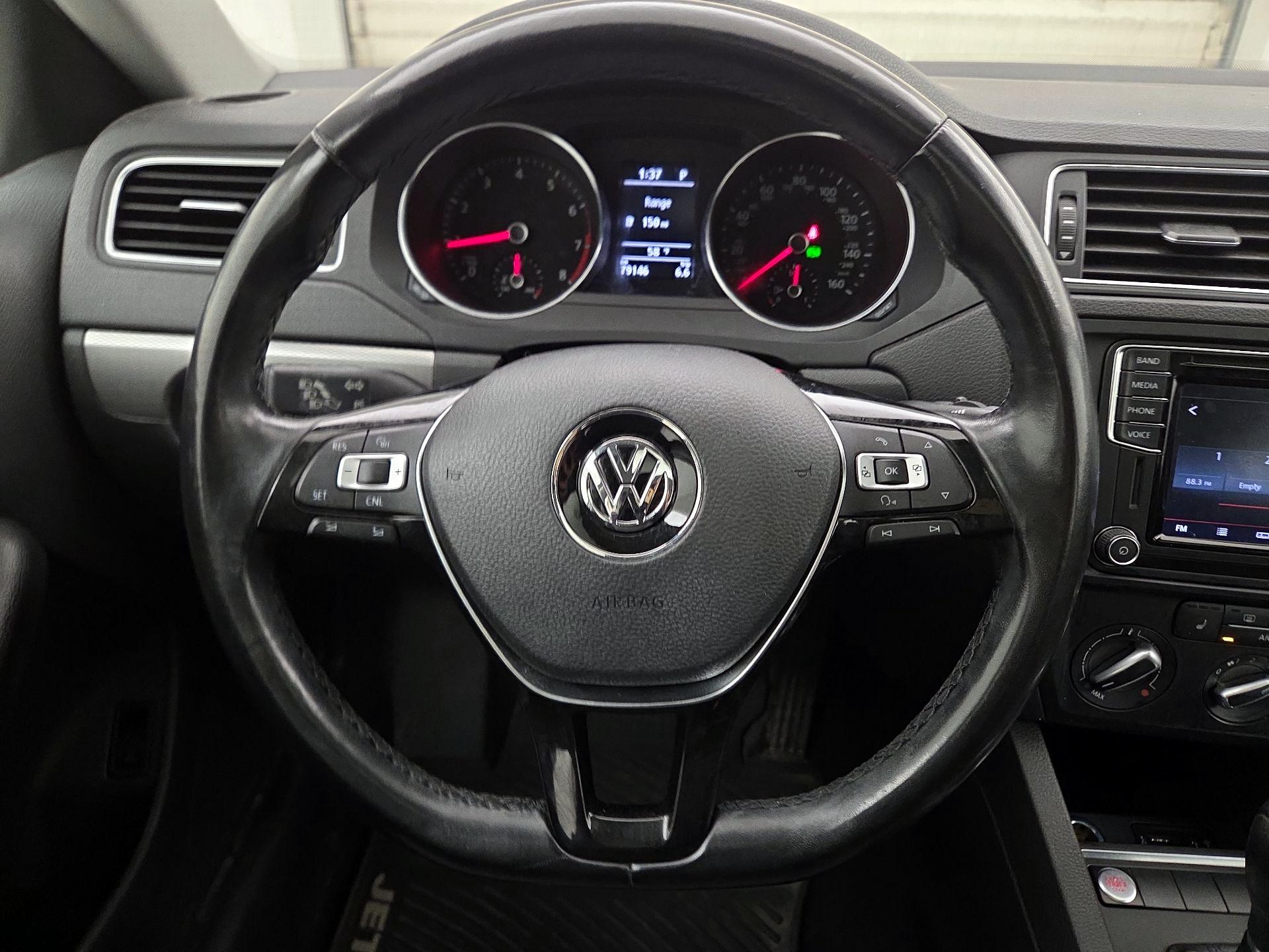 Thumbnail: 2017 Volkswagen Jetta - 10