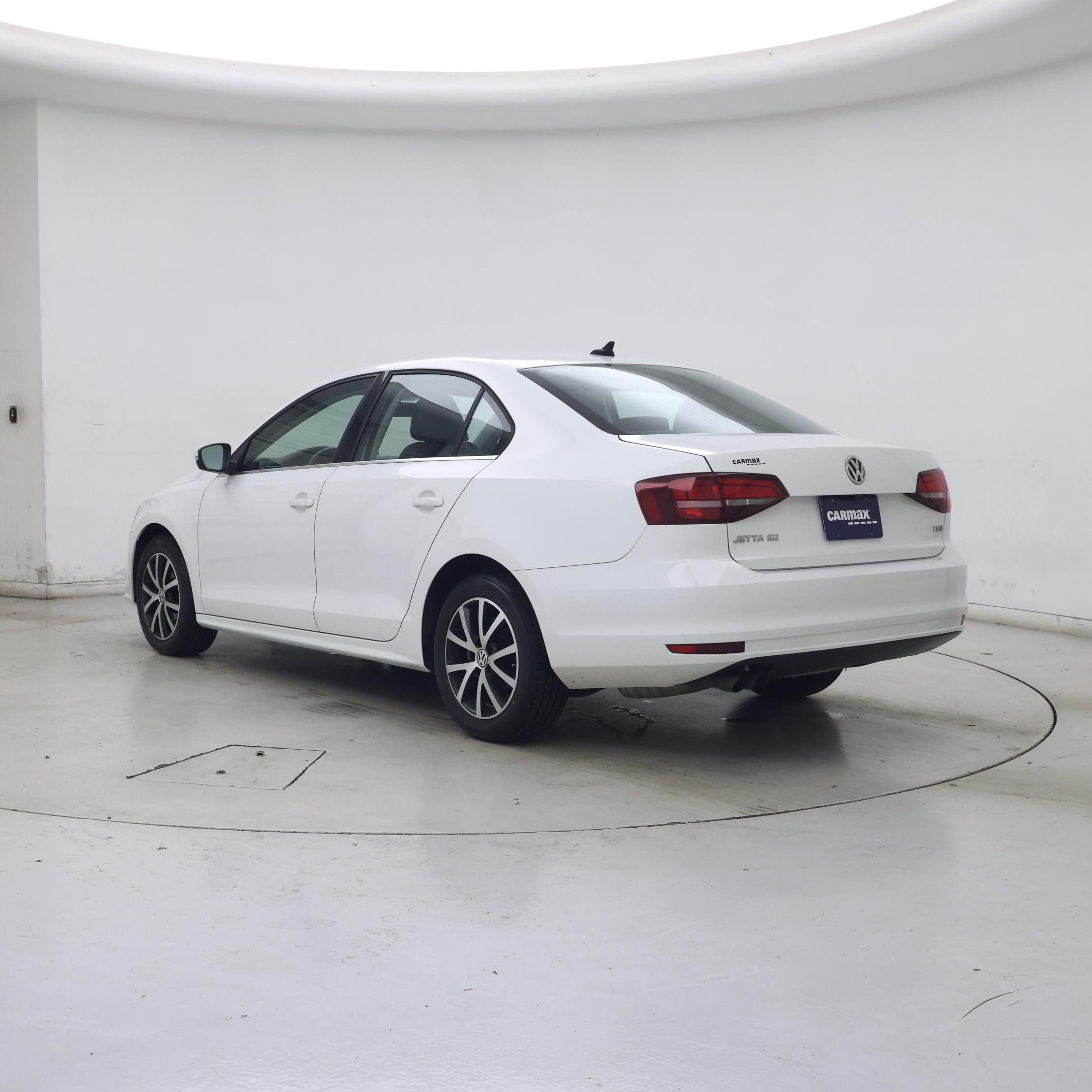 Thumbnail: 2017 Volkswagen Jetta - 2