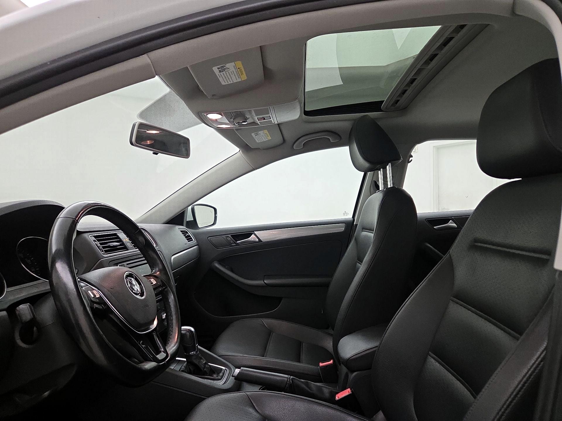 Thumbnail: 2017 Volkswagen Jetta - 19