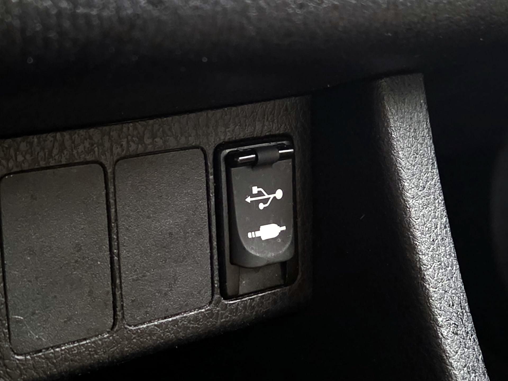 Thumbnail: 2019 Toyota Corolla - 18