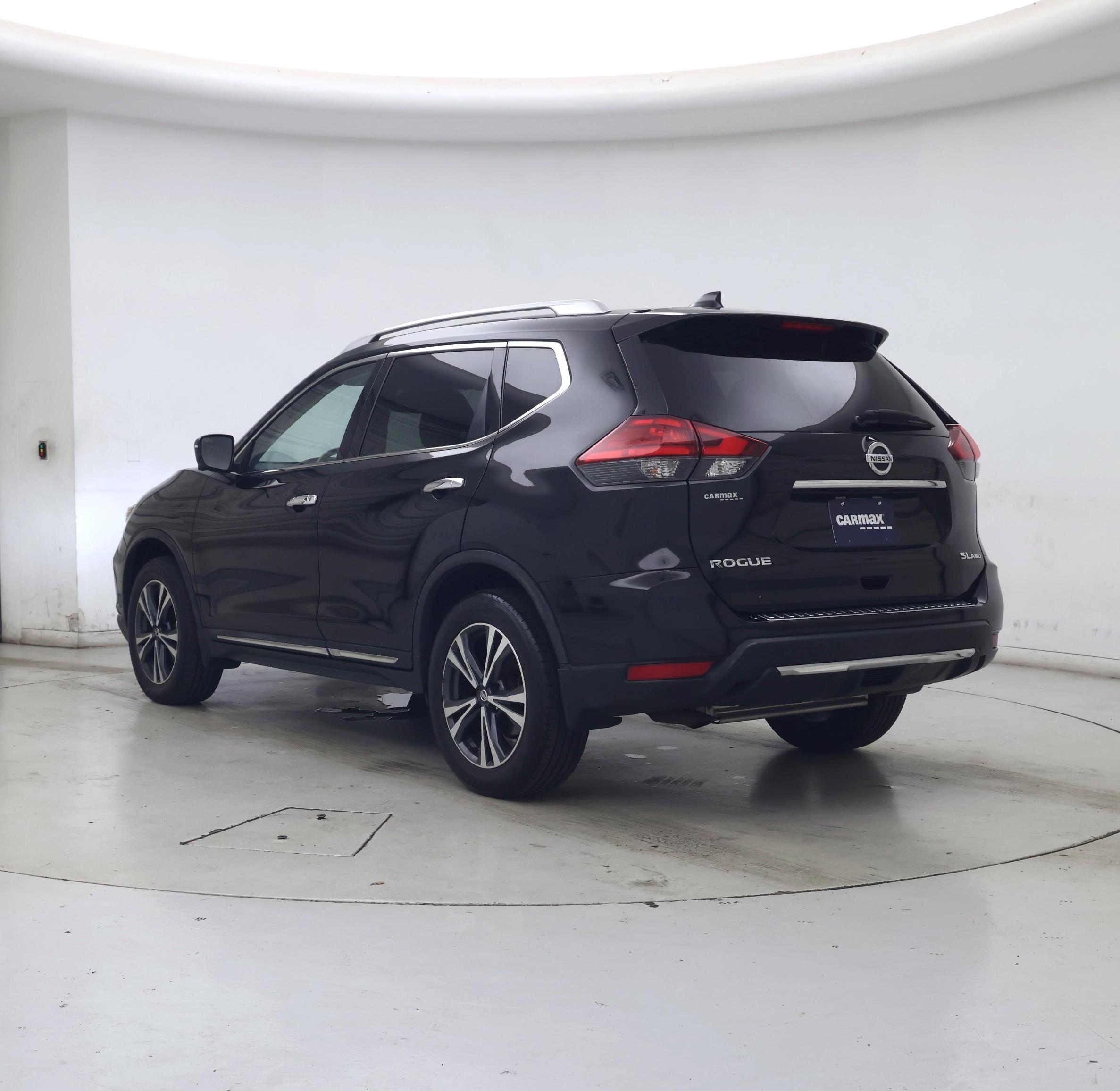 Thumbnail: 2017 Nissan Rogue - 2