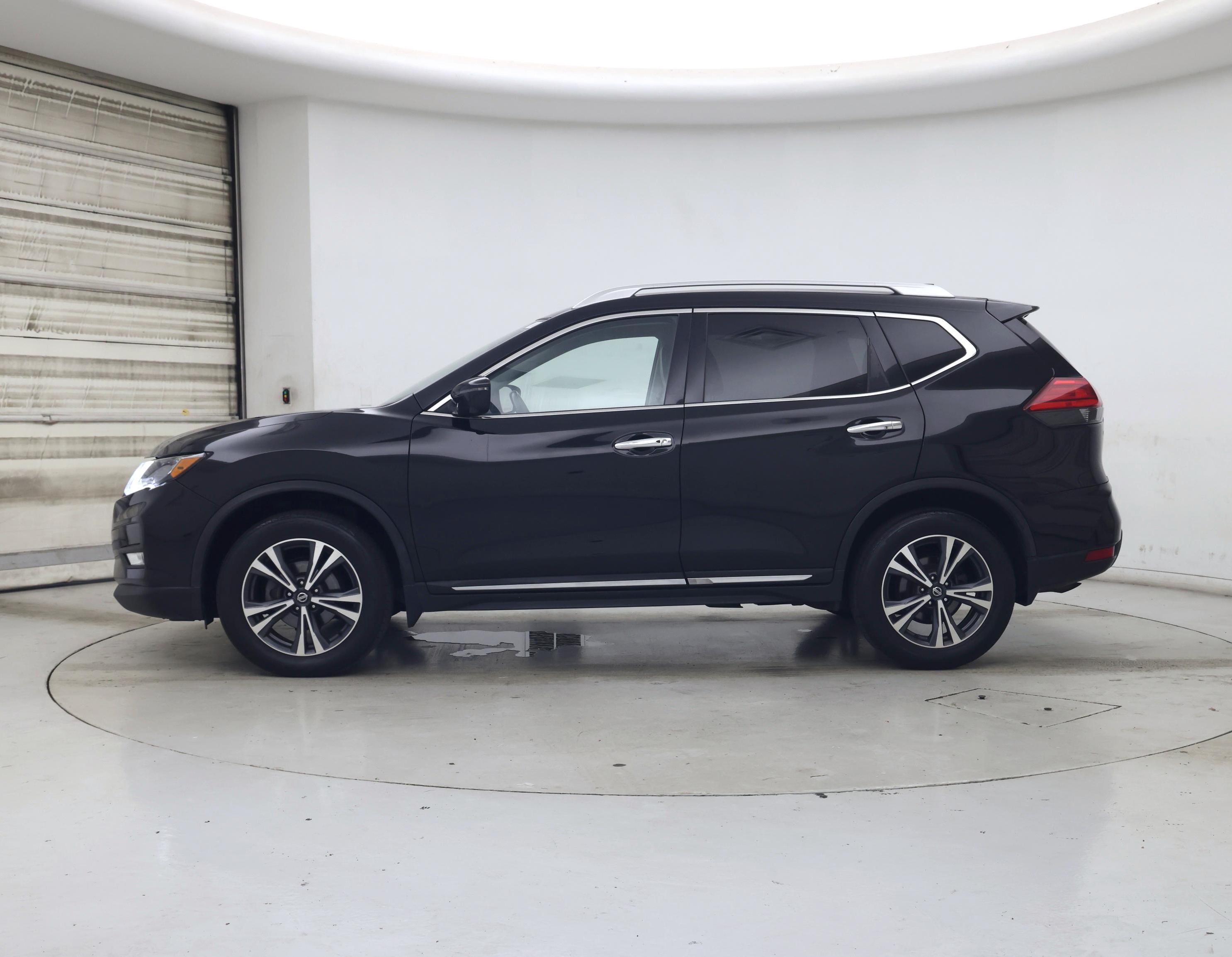 Thumbnail: 2017 Nissan Rogue - 3