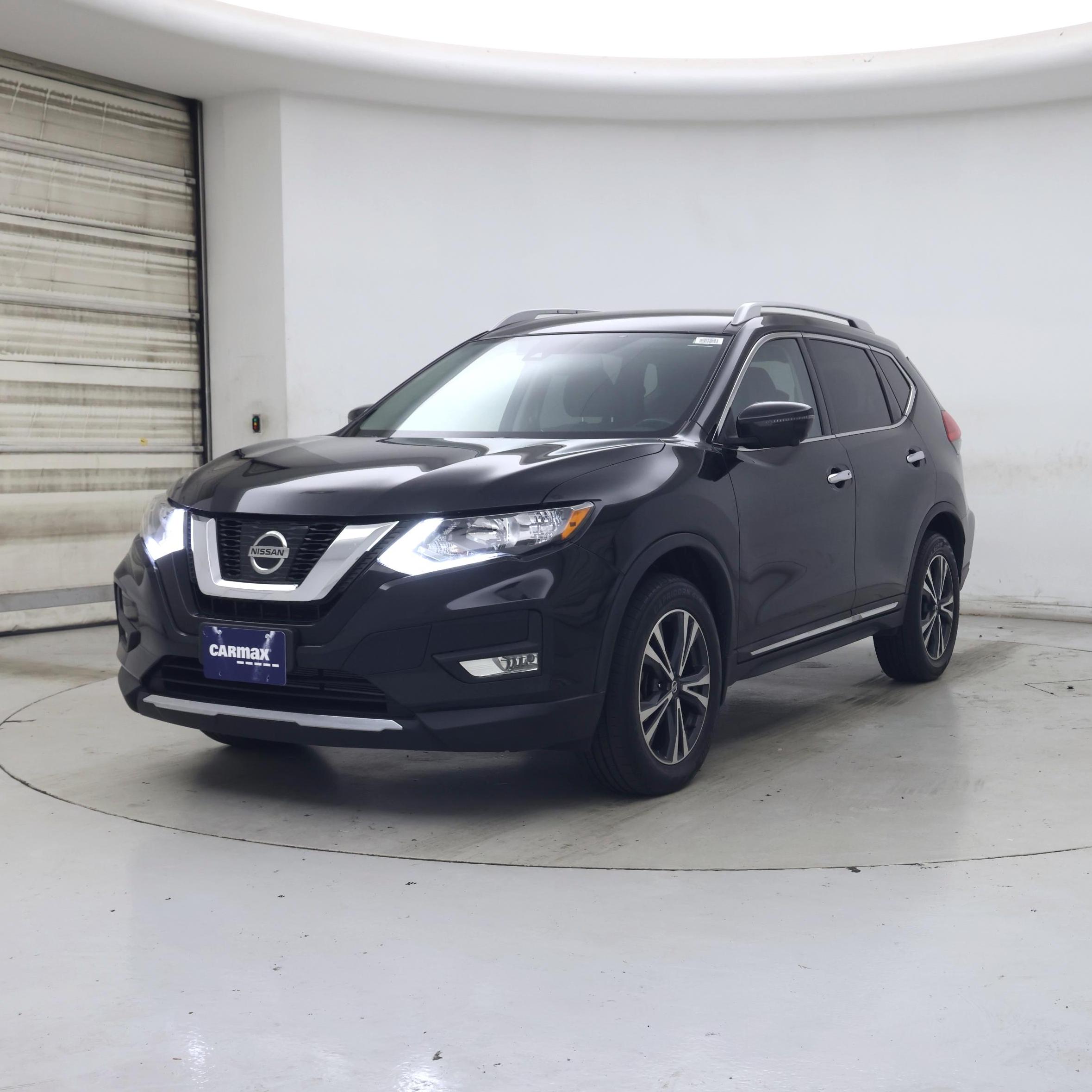 Thumbnail: 2017 Nissan Rogue - 4