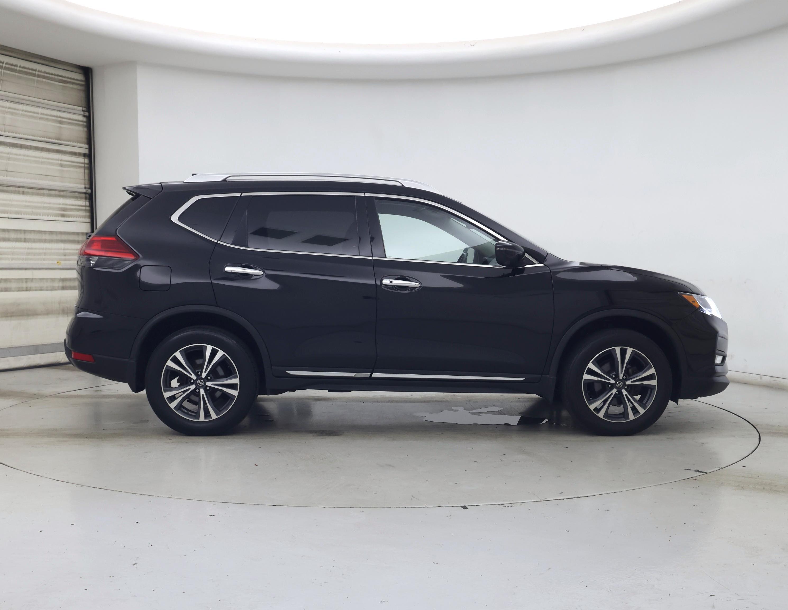 Thumbnail: 2017 Nissan Rogue - 7