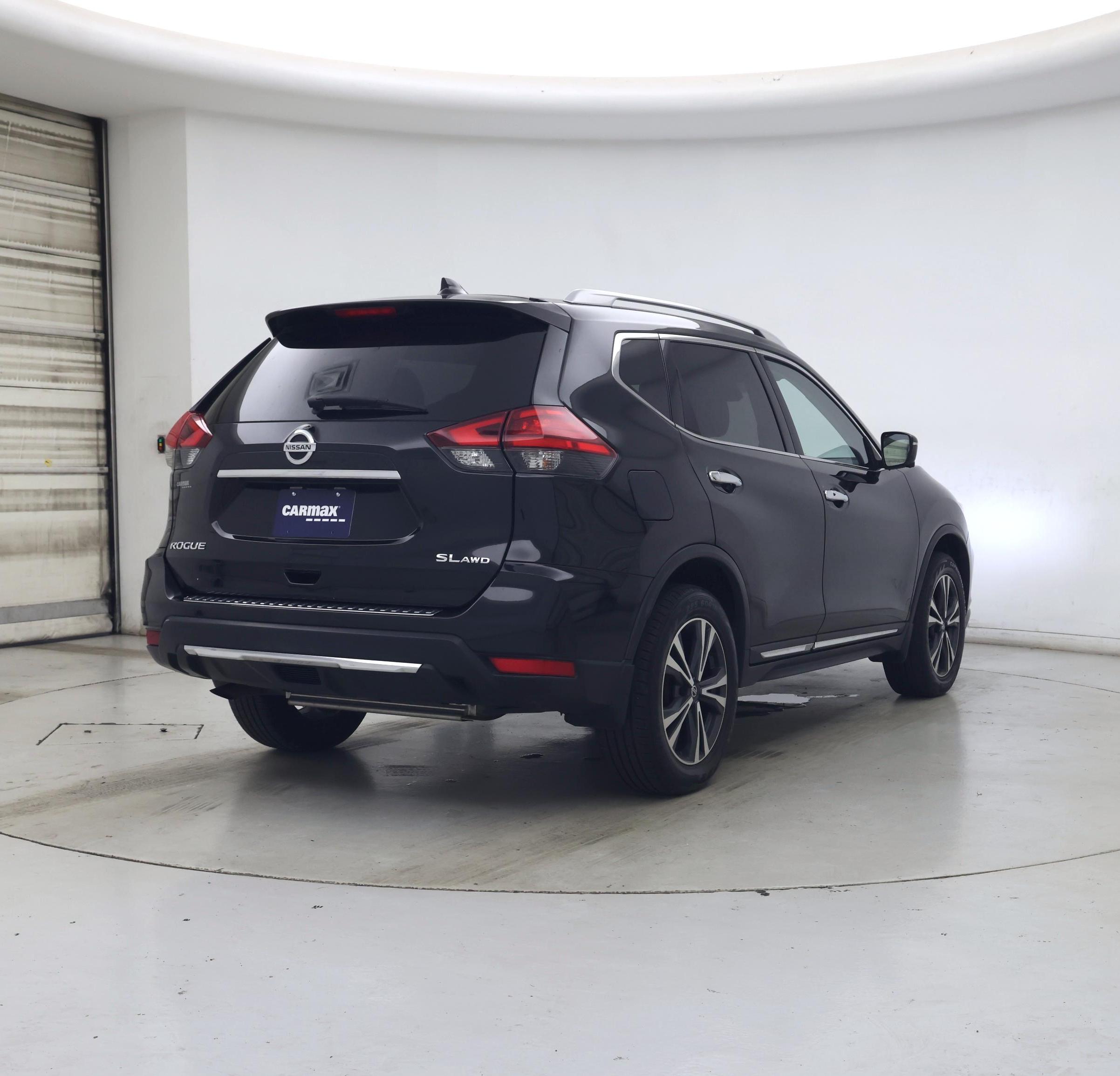 Thumbnail: 2017 Nissan Rogue - 8