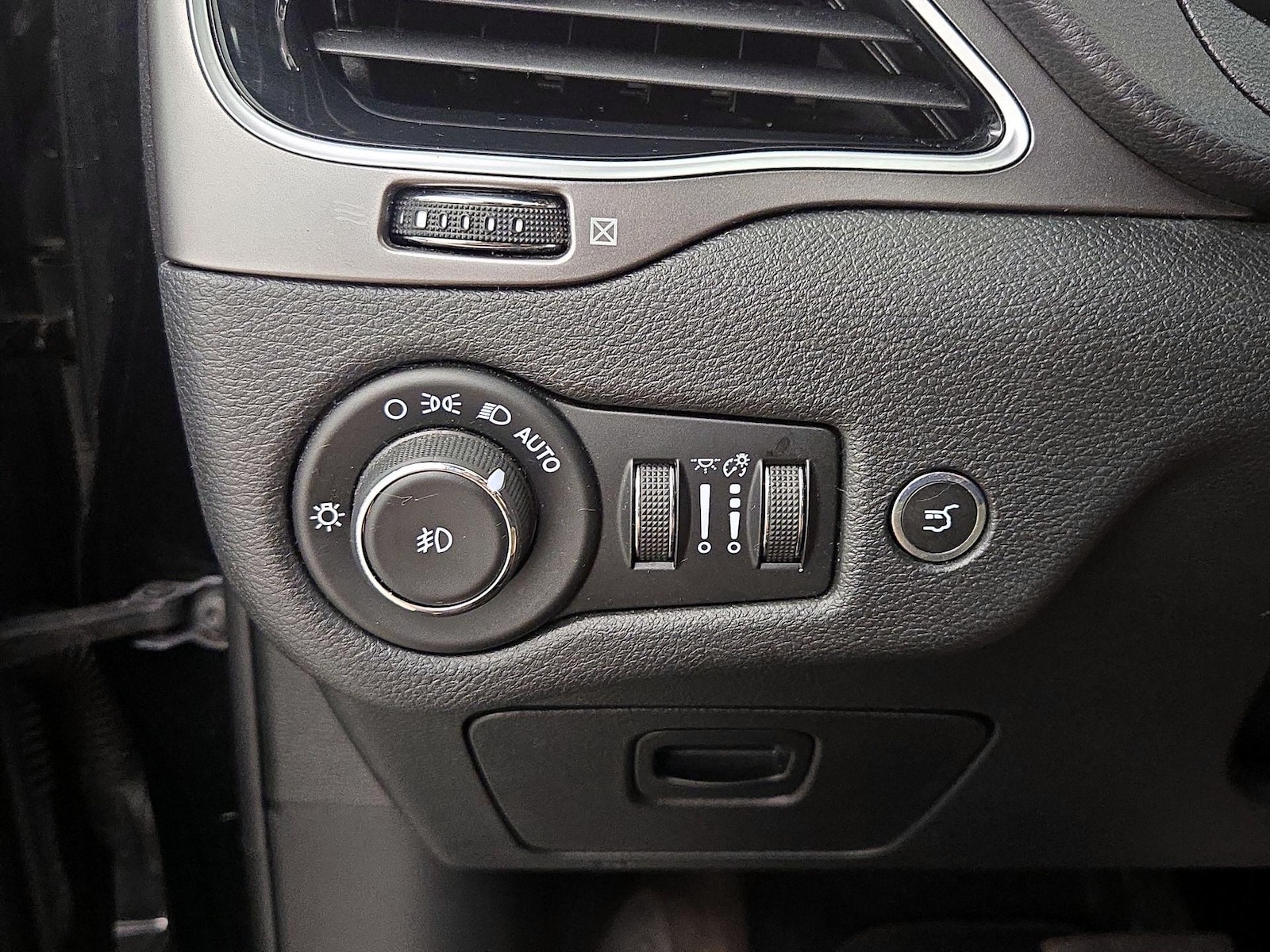2019 Jeep Cherokee Limited - Photo 14