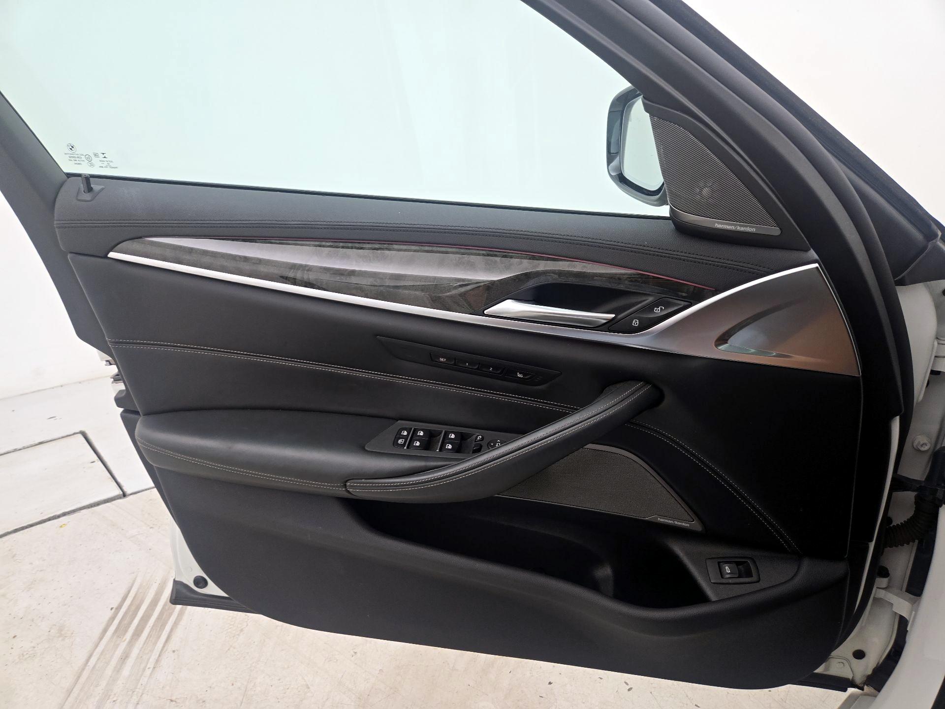 Thumbnail: 2020 BMW 5 Series - 12