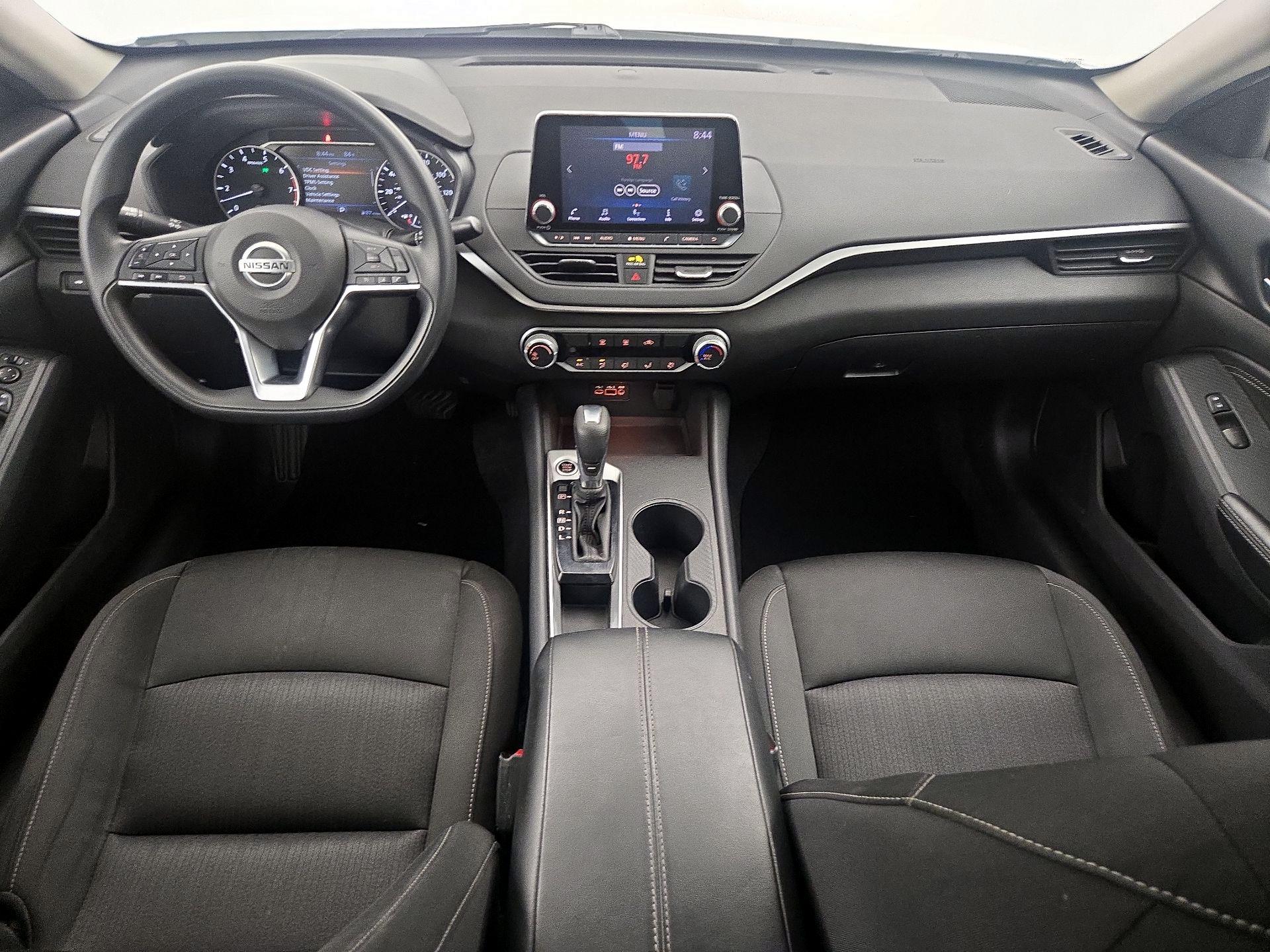 Thumbnail: 2020 Nissan Altima - 9