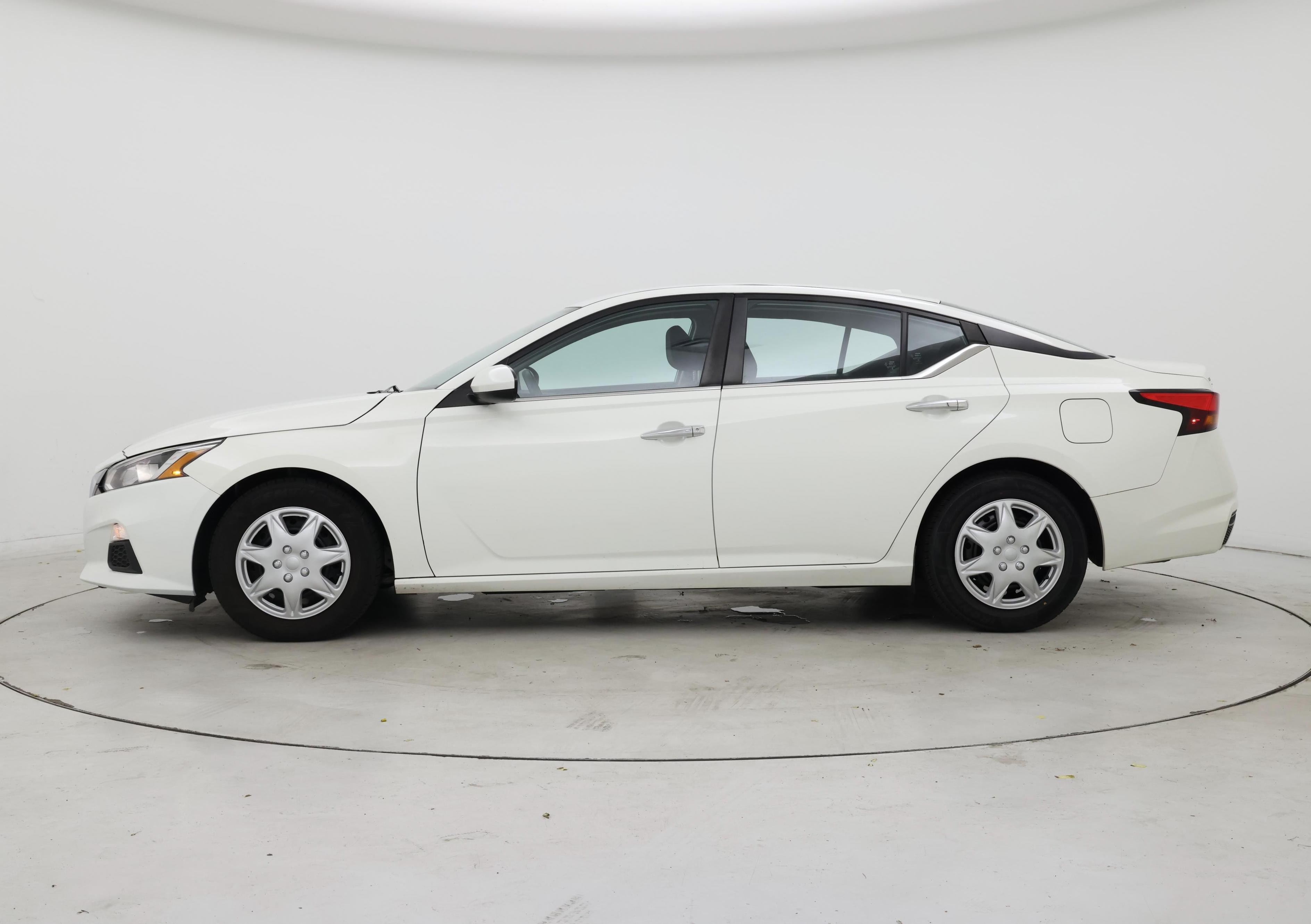 Thumbnail: 2020 Nissan Altima - 3
