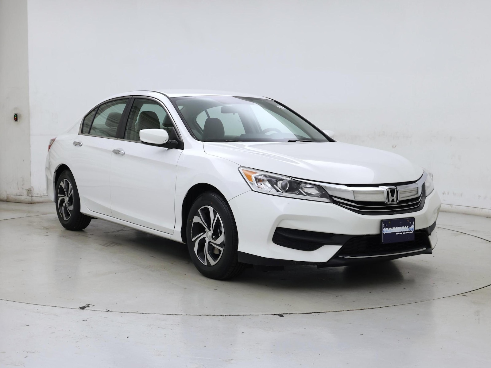 2017 Honda Accord LX - Photo 2