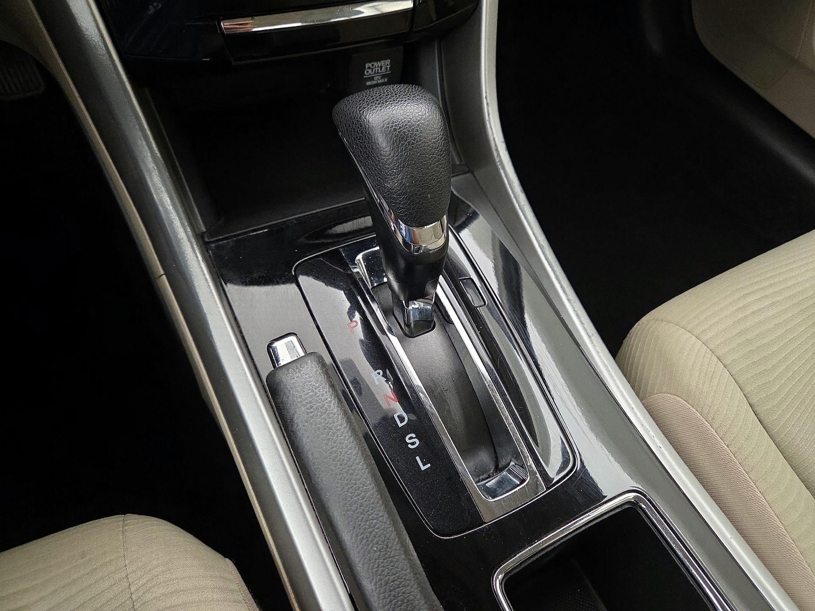 2017 Honda Accord LX - Photo 18