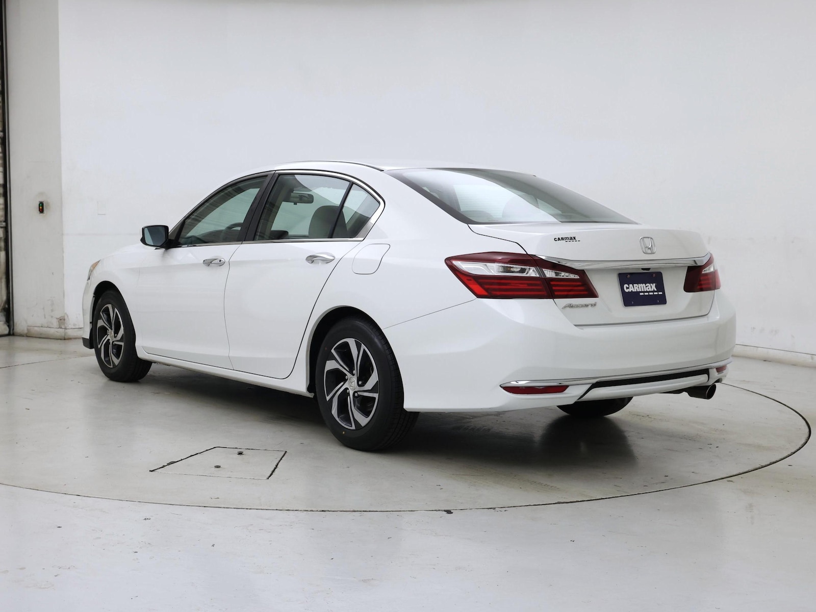 2017 Honda Accord LX - Photo 3