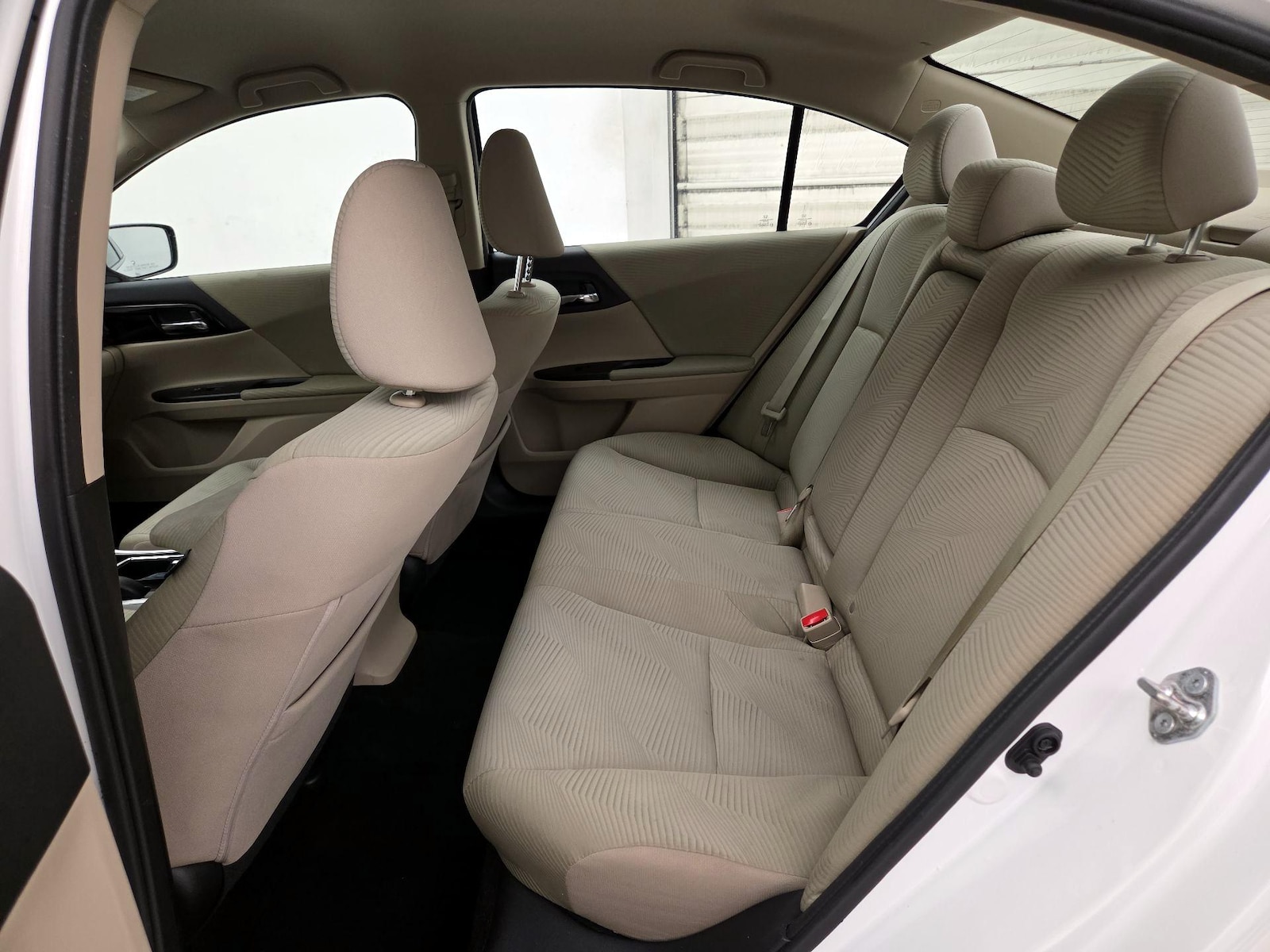 2017 Honda Accord LX - Photo 20