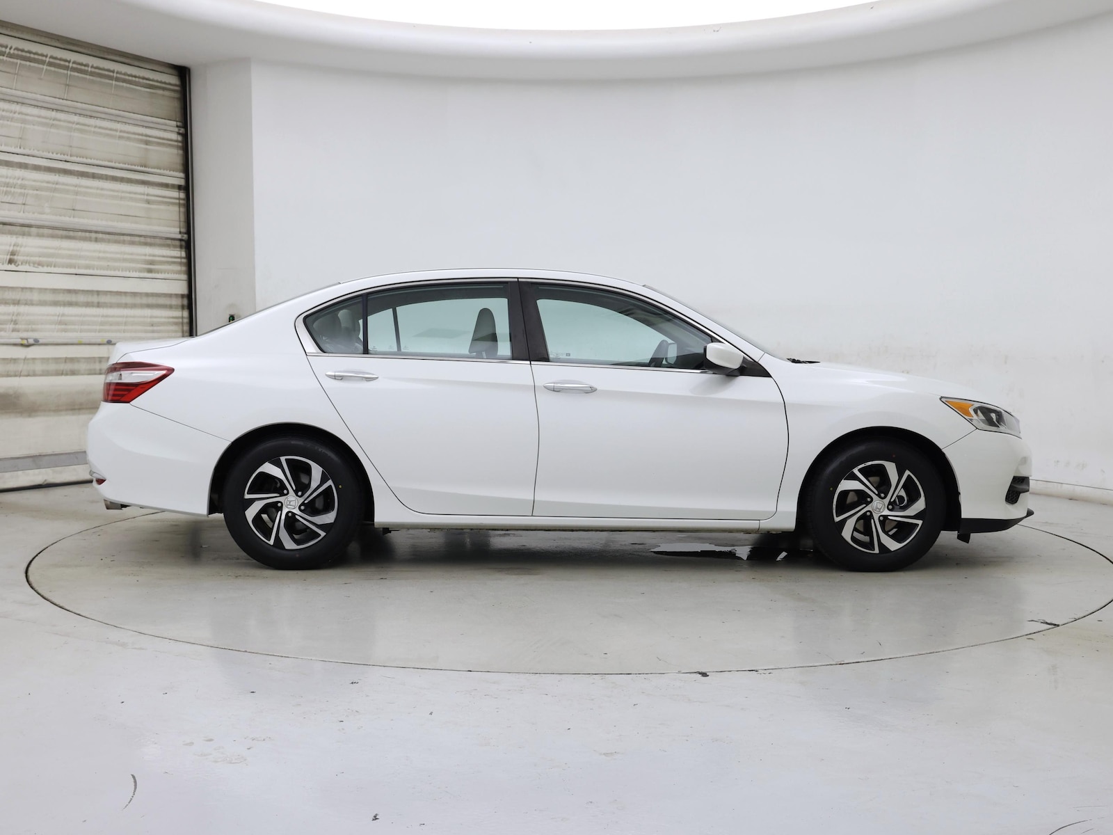 2017 Honda Accord LX - Photo 8