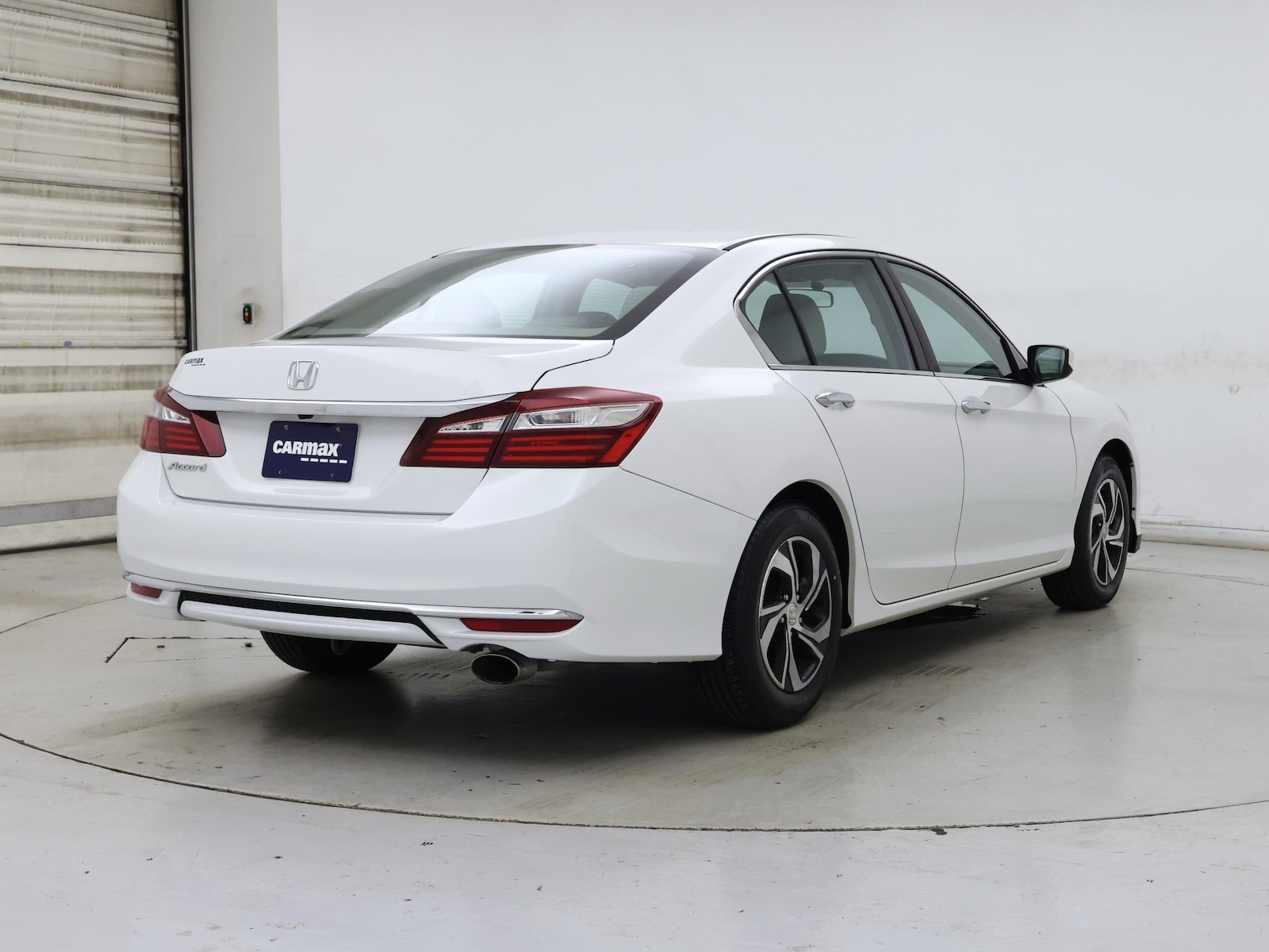 2017 Honda Accord LX - Photo 9