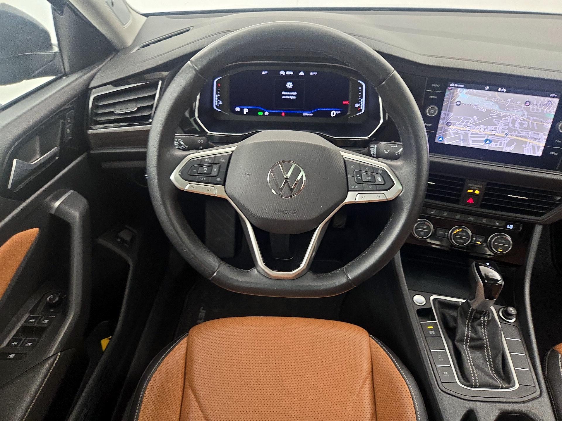 Thumbnail: 2023 Volkswagen Jetta - 10
