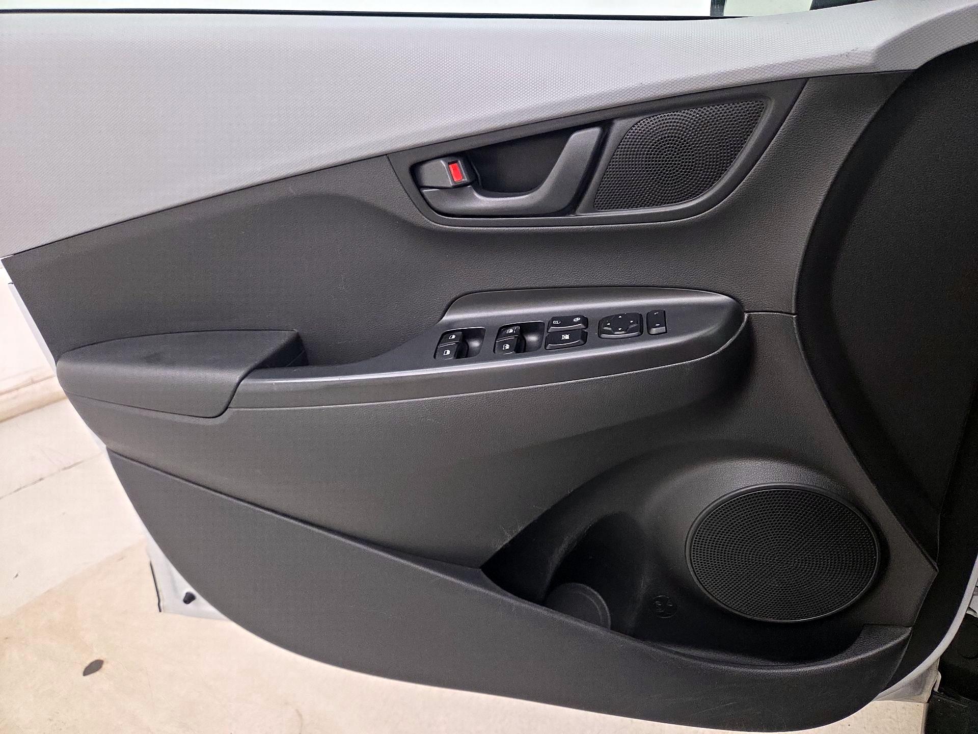 Thumbnail: 2020 Hyundai Kona - 12
