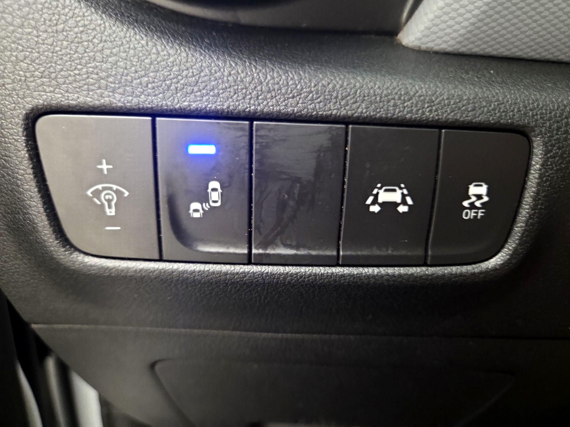 Thumbnail: 2020 Hyundai Kona - 13