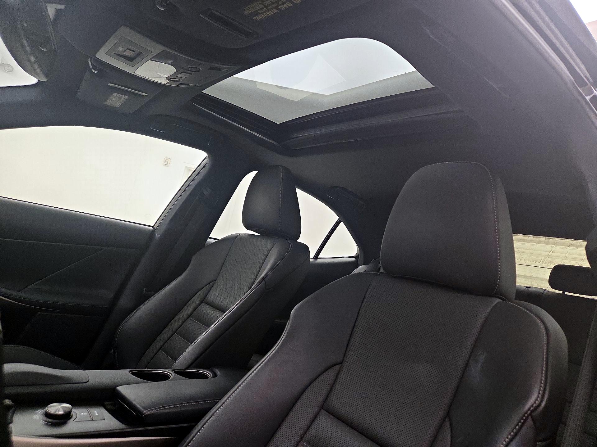 Thumbnail: 2015 Lexus IS - 19