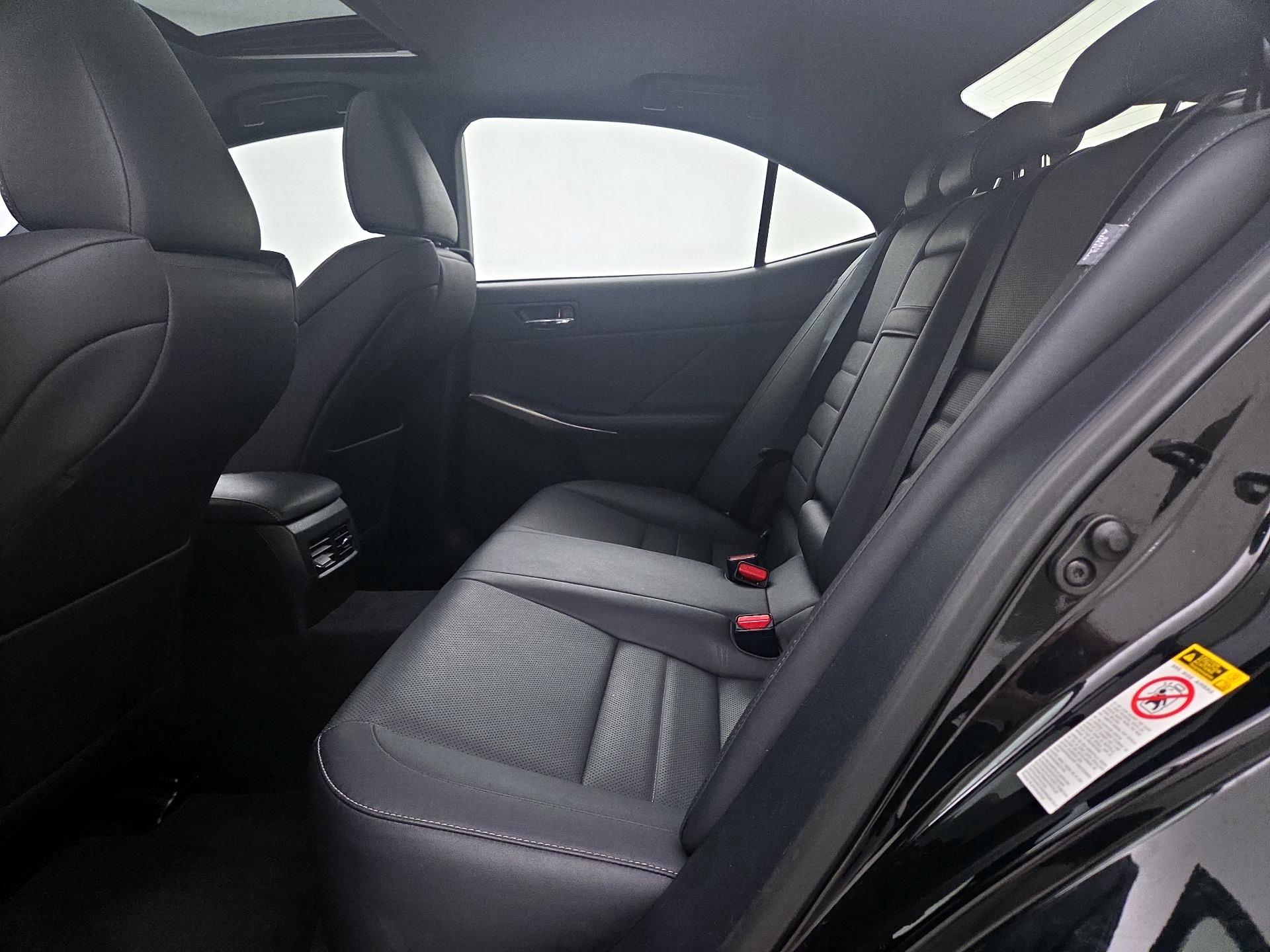 Thumbnail: 2015 Lexus IS - 20