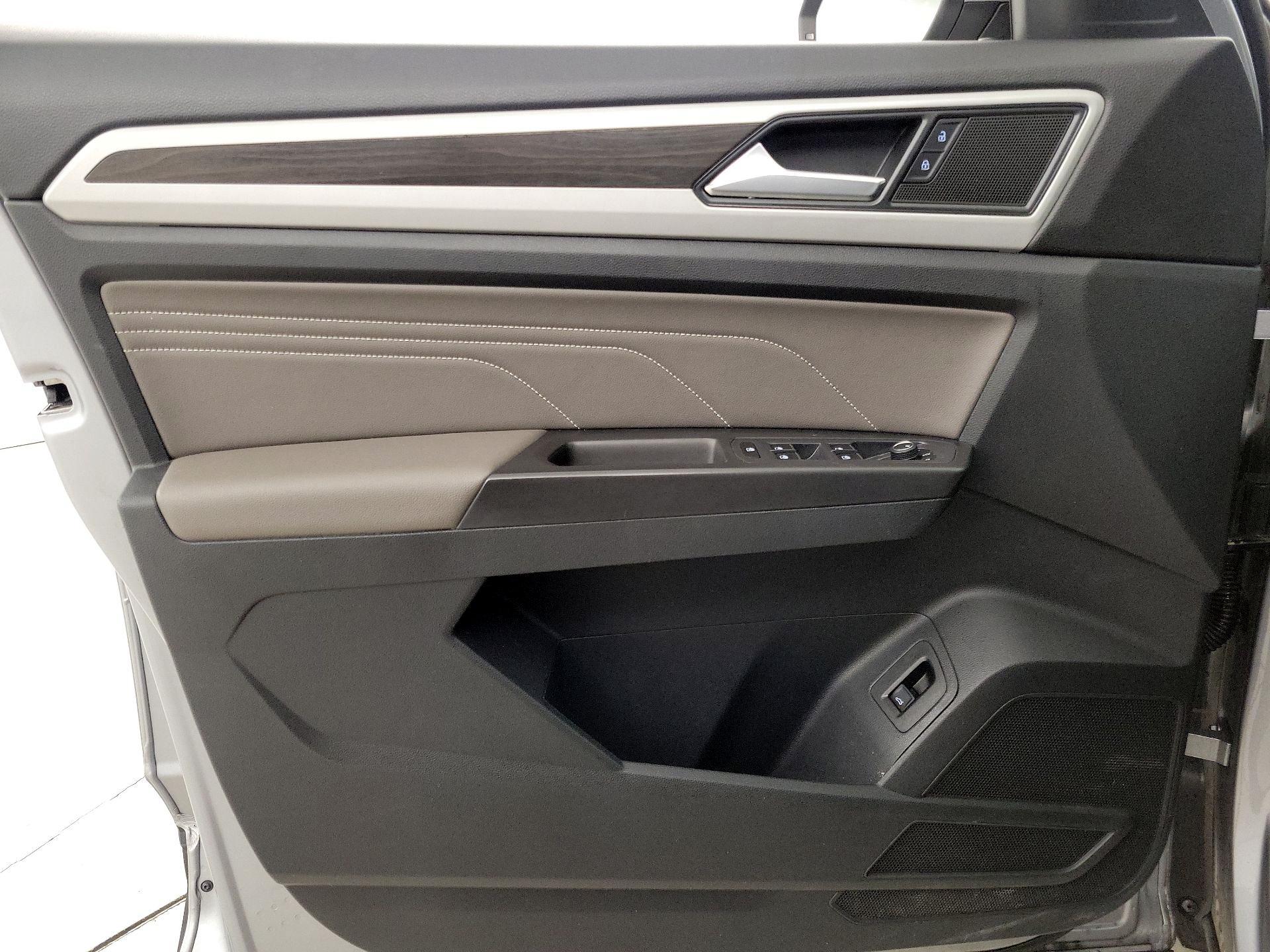 Thumbnail: 2022 Volkswagen Atlas - 12