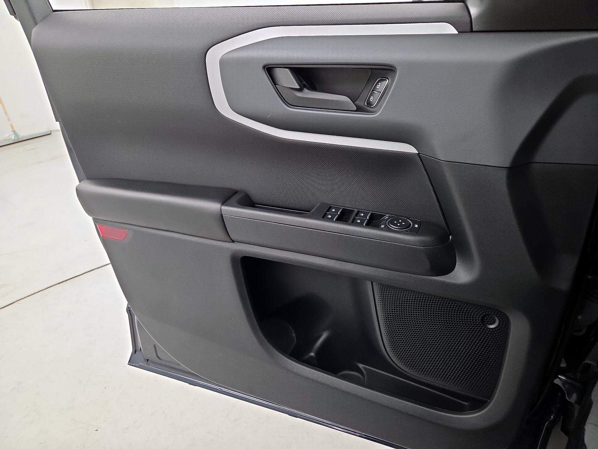 Thumbnail: 2023 Ford Bronco Sport - 12