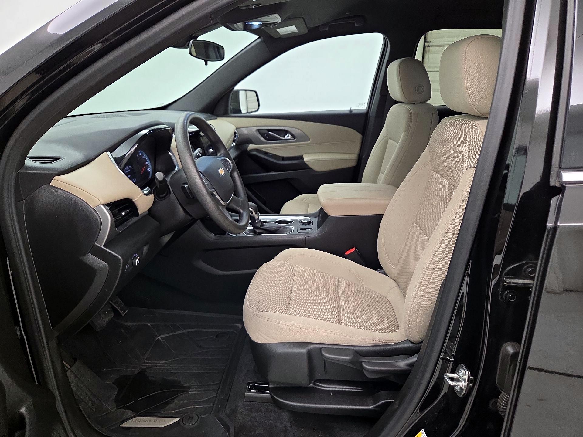 Thumbnail: 2023 Chevrolet Traverse - 9