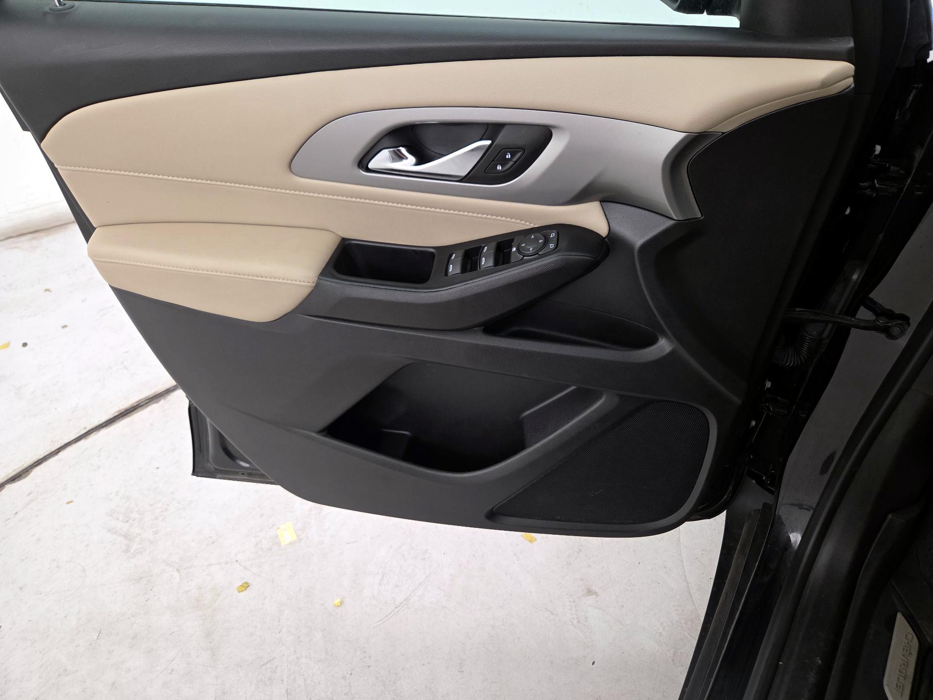 Thumbnail: 2023 Chevrolet Traverse - 10