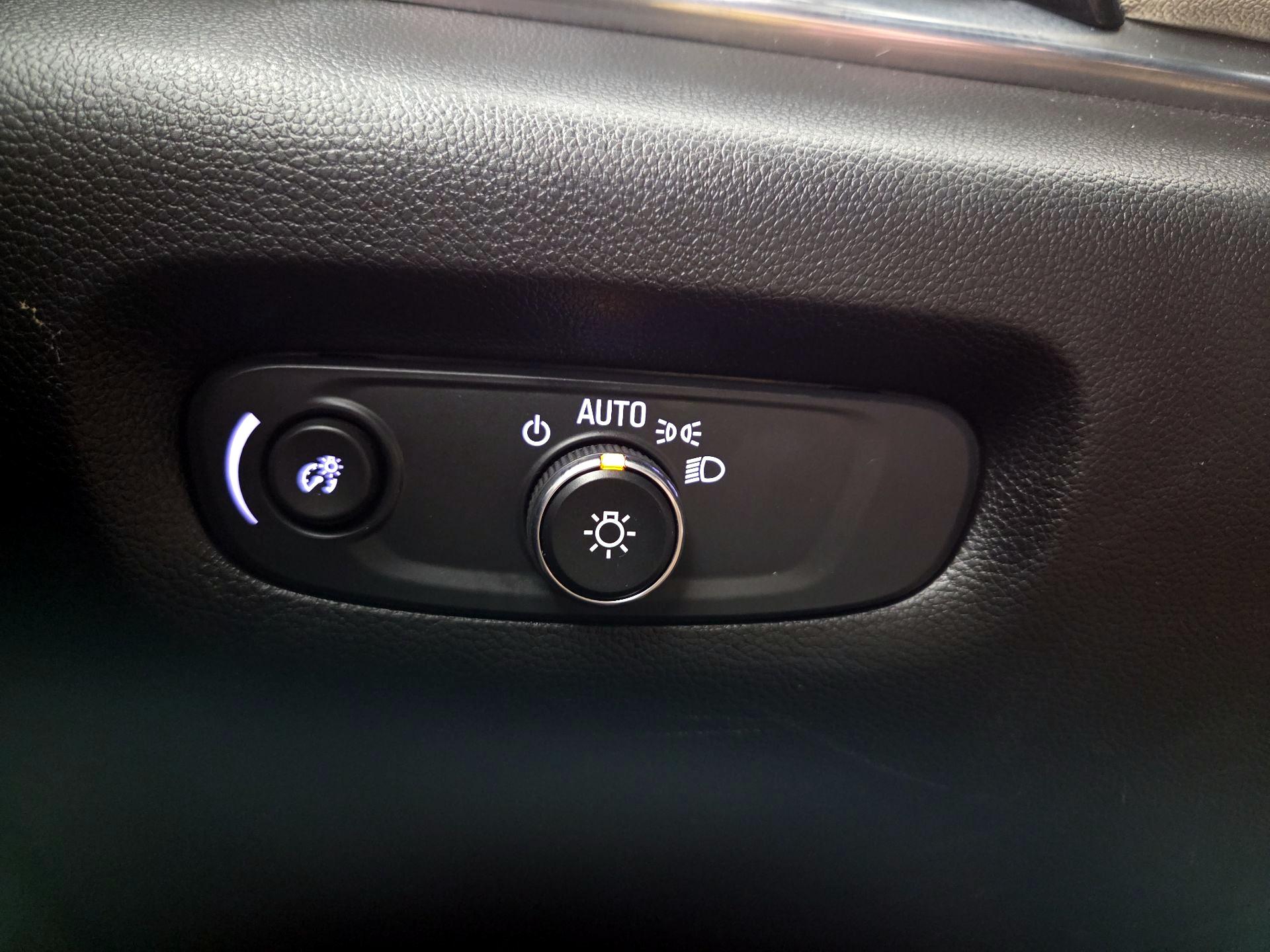 Thumbnail: 2023 Chevrolet Traverse - 11