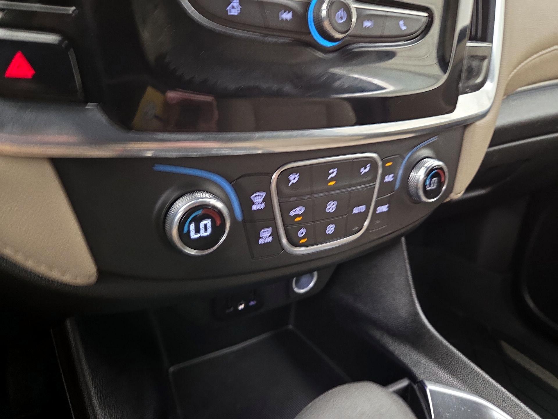 Thumbnail: 2023 Chevrolet Traverse - 14