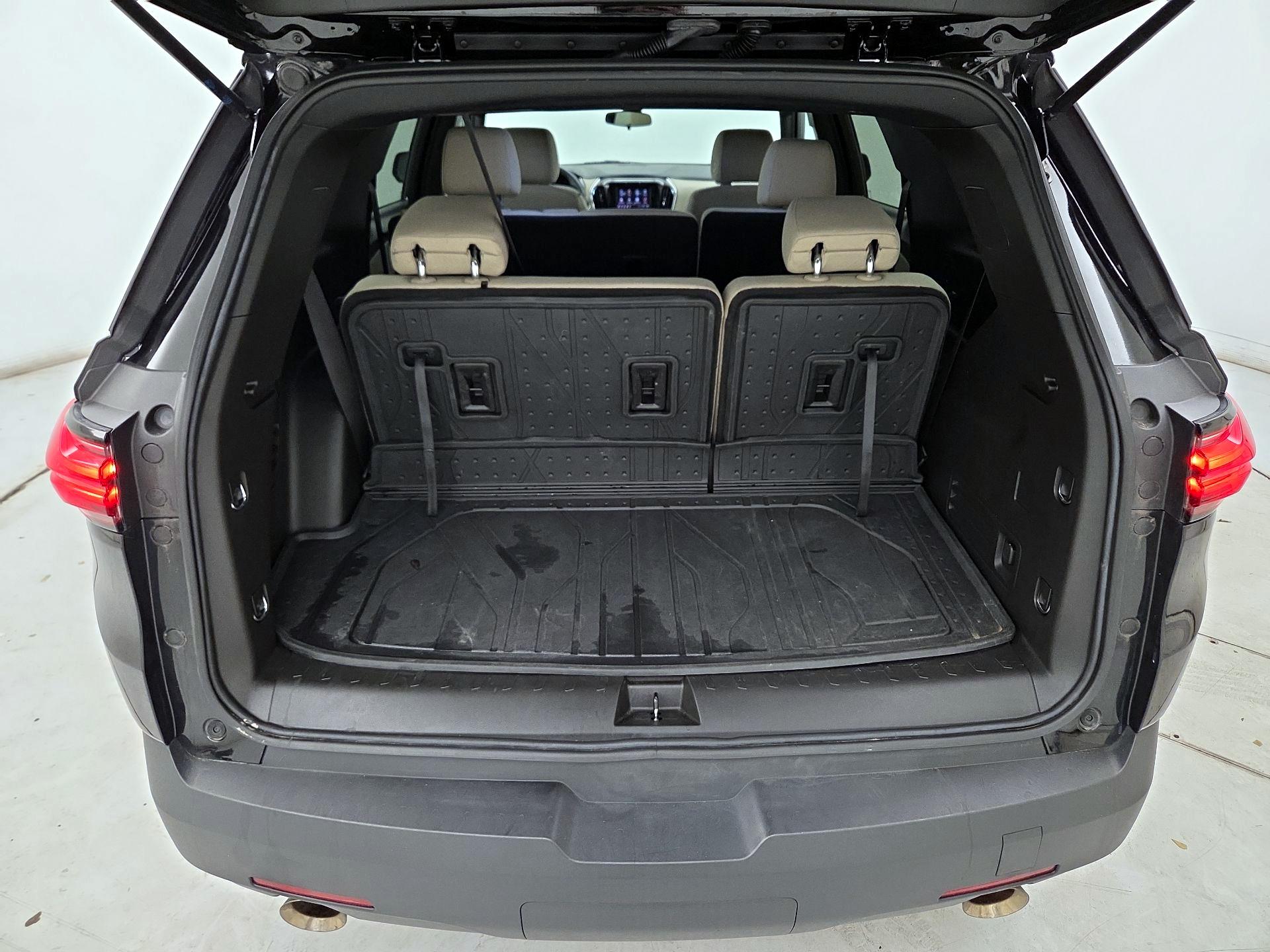 Thumbnail: 2023 Chevrolet Traverse - 19